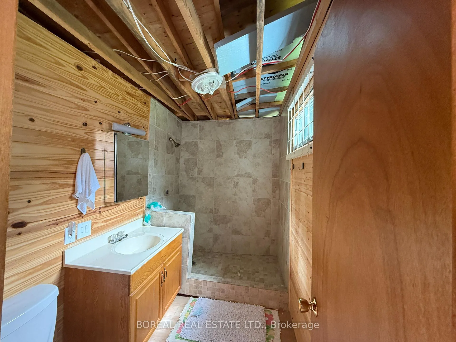 Photo 26 of 81 Bentley Lake Road, Cochrane — HOMEH
