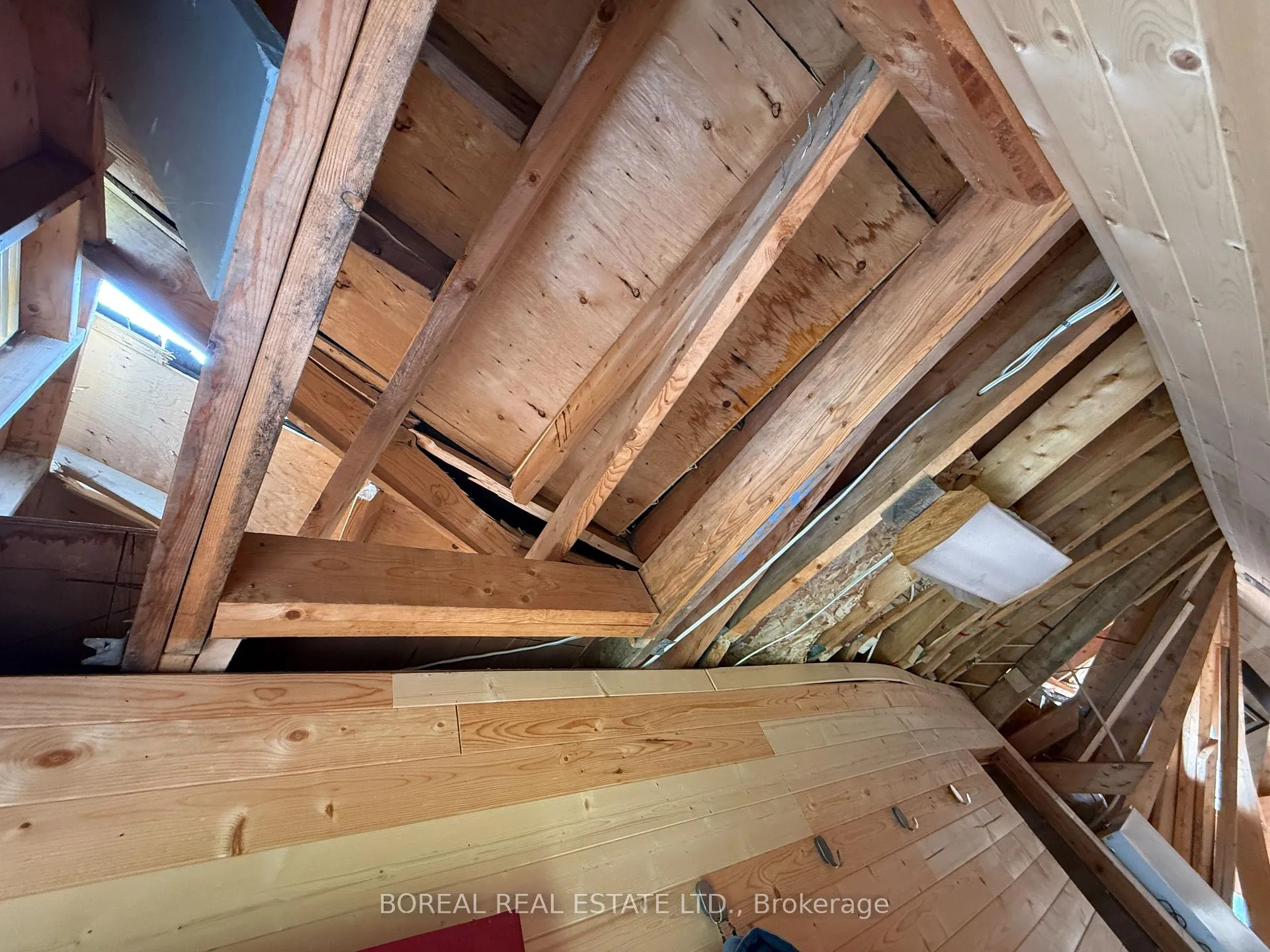 Photo 27 of 81 Bentley Lake Road, Cochrane — HOMEH