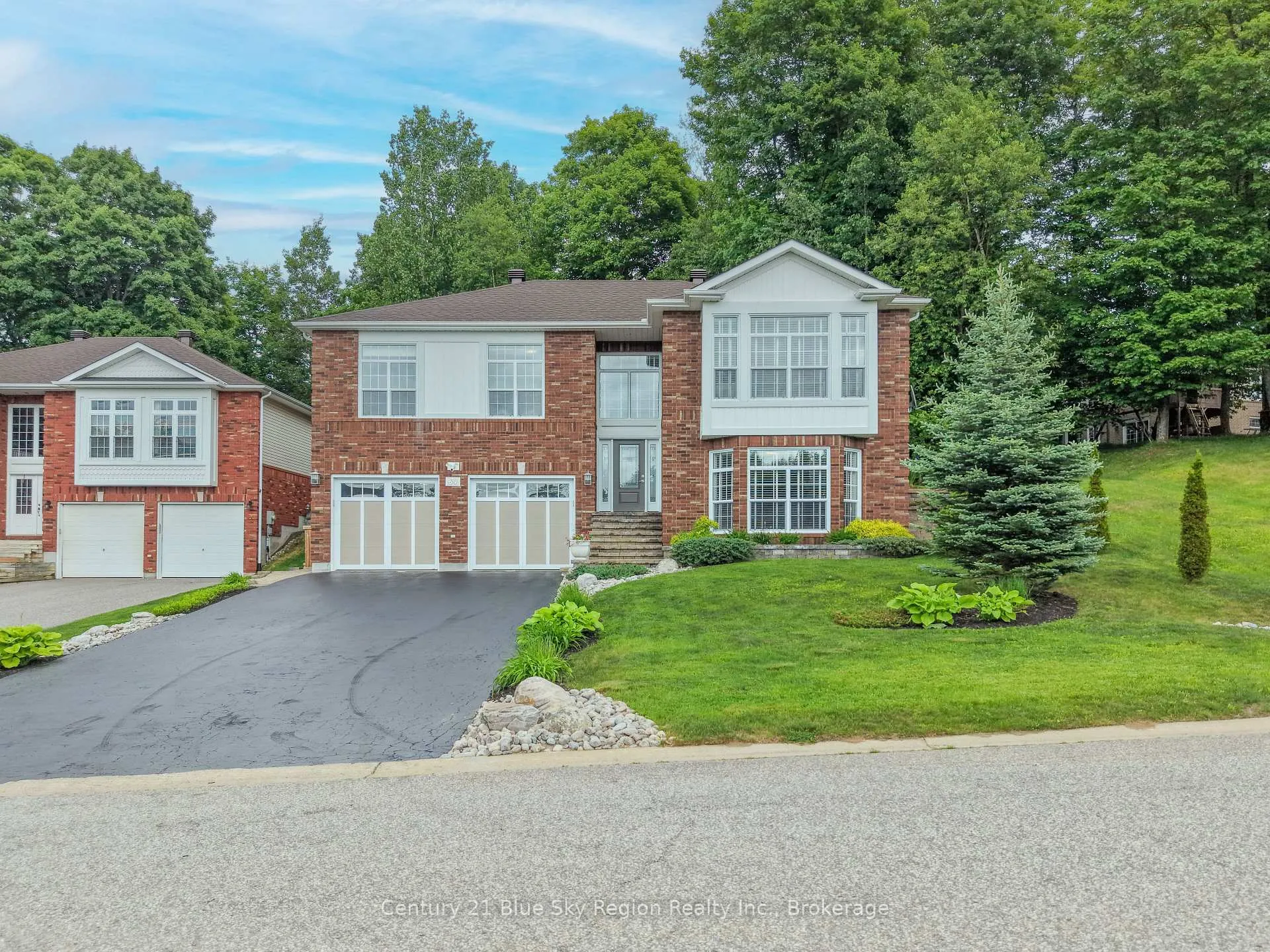 Photo 3 of 69 Kenwood Hills Drive, North Bay, Airport — HOMEH