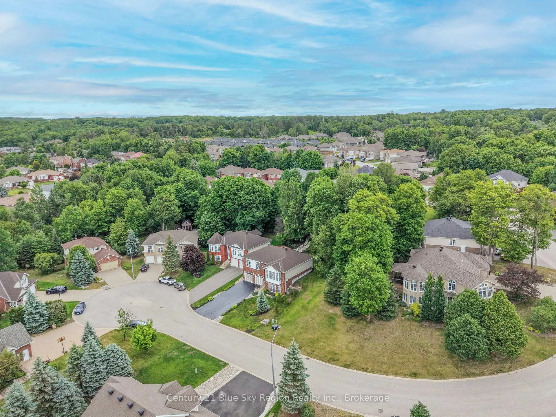 Photo 4 of 69 Kenwood Hills Drive, North Bay, Airport — HOMEH