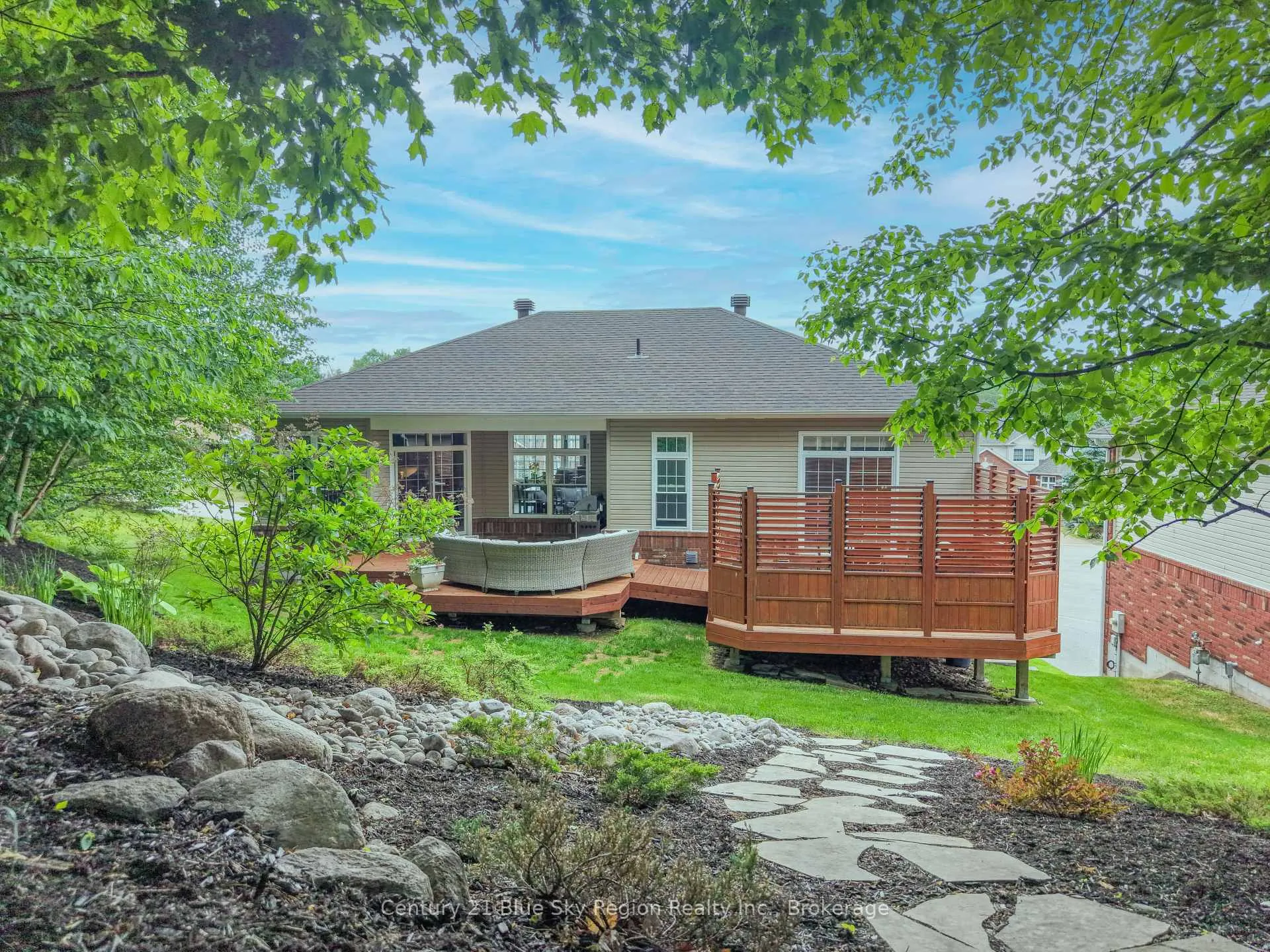 Photo 10 of 69 Kenwood Hills Drive, North Bay, Airport — HOMEH
