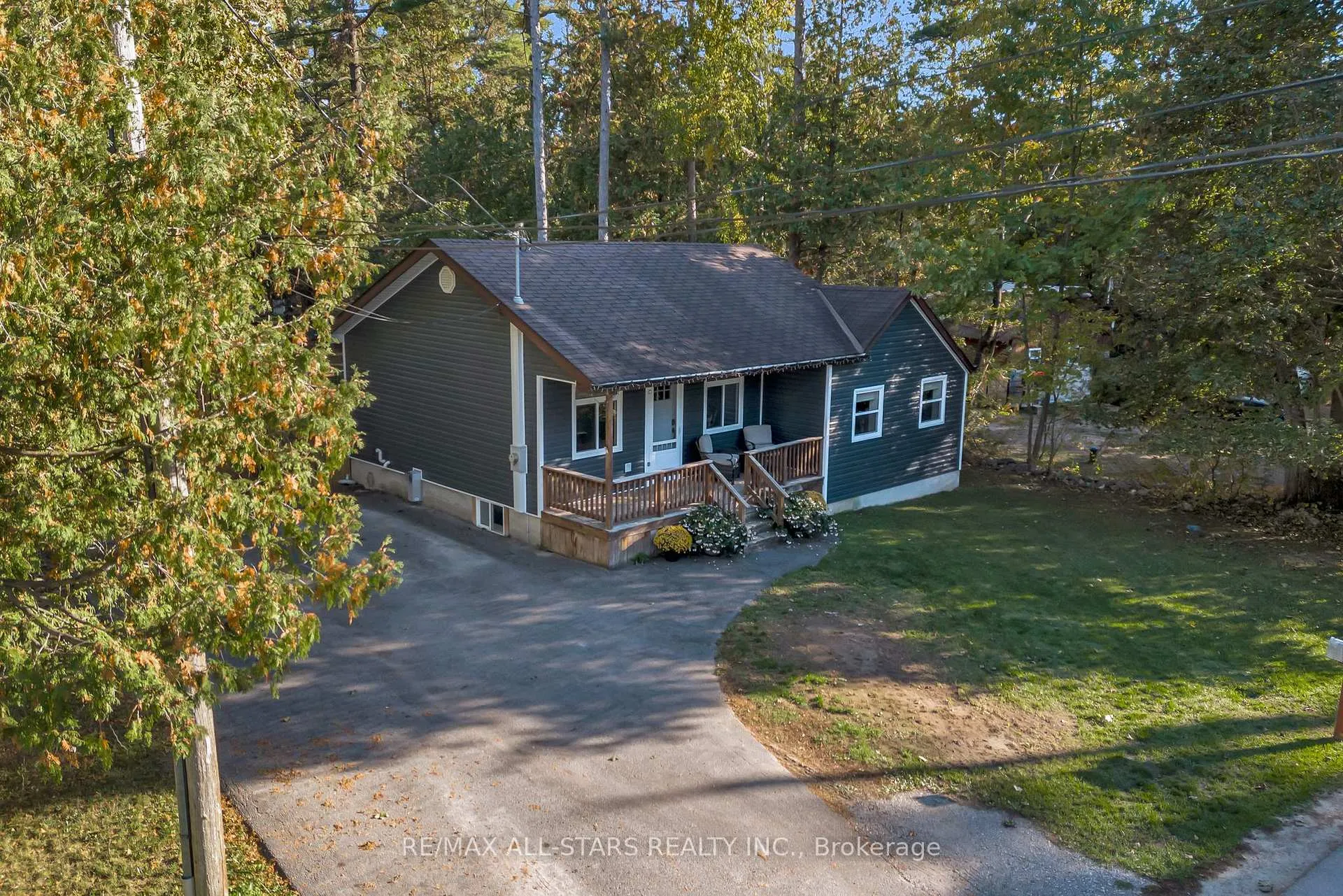 Photo 1 of 16 Parkhill Drive, Kawartha Lakes, Fenelon Falls — HOMEH