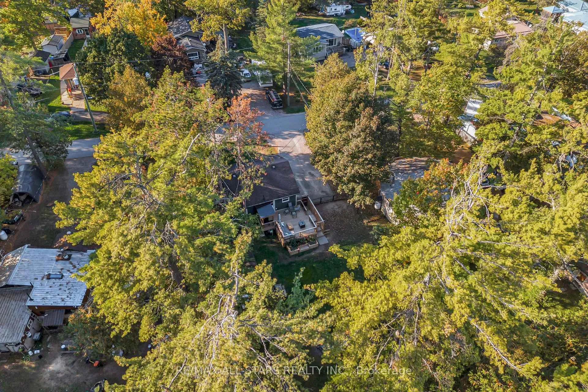 Photo 7 of 16 Parkhill Drive, Kawartha Lakes, Fenelon Falls — HOMEH