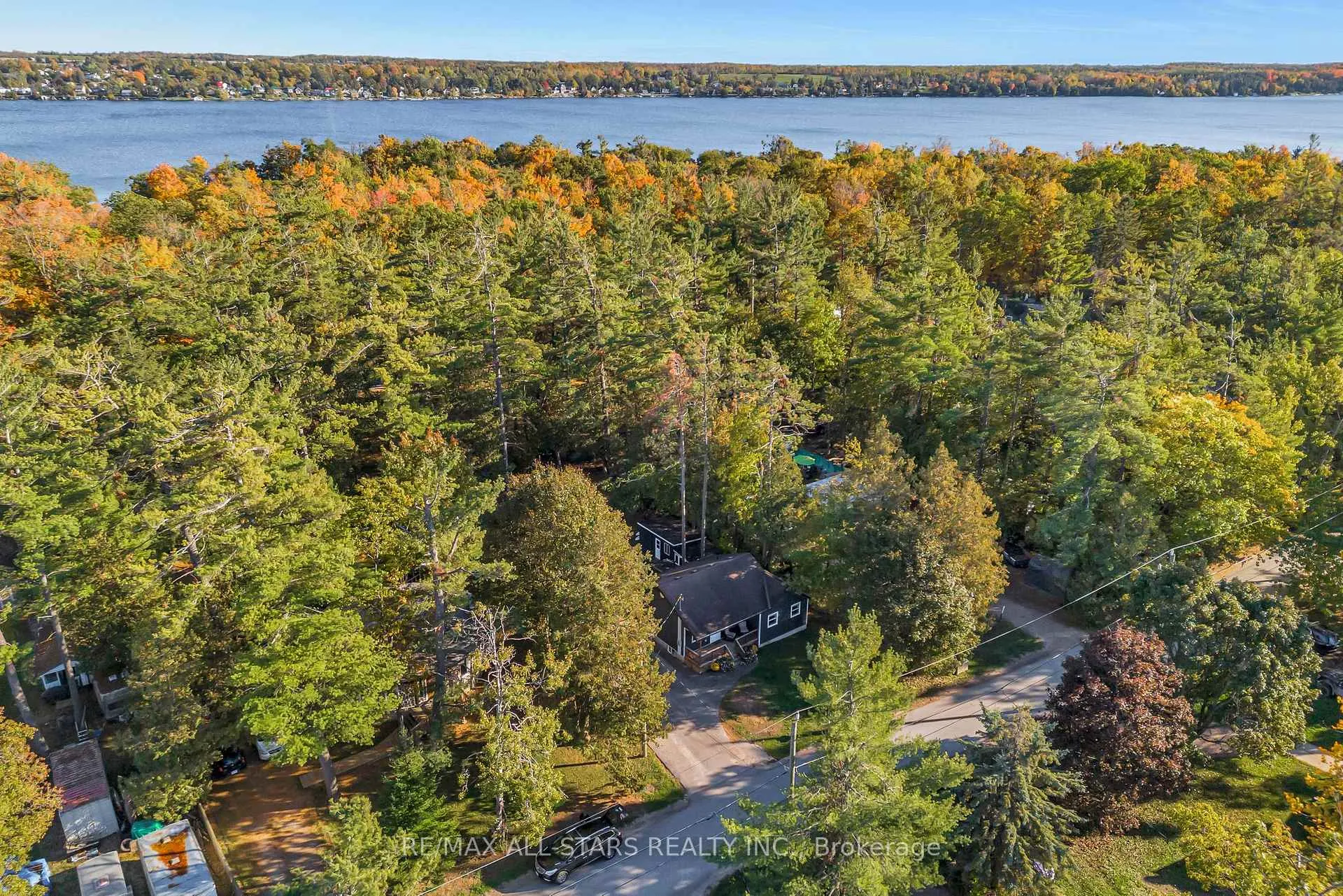 Photo 10 of 16 Parkhill Drive, Kawartha Lakes, Fenelon Falls — HOMEH