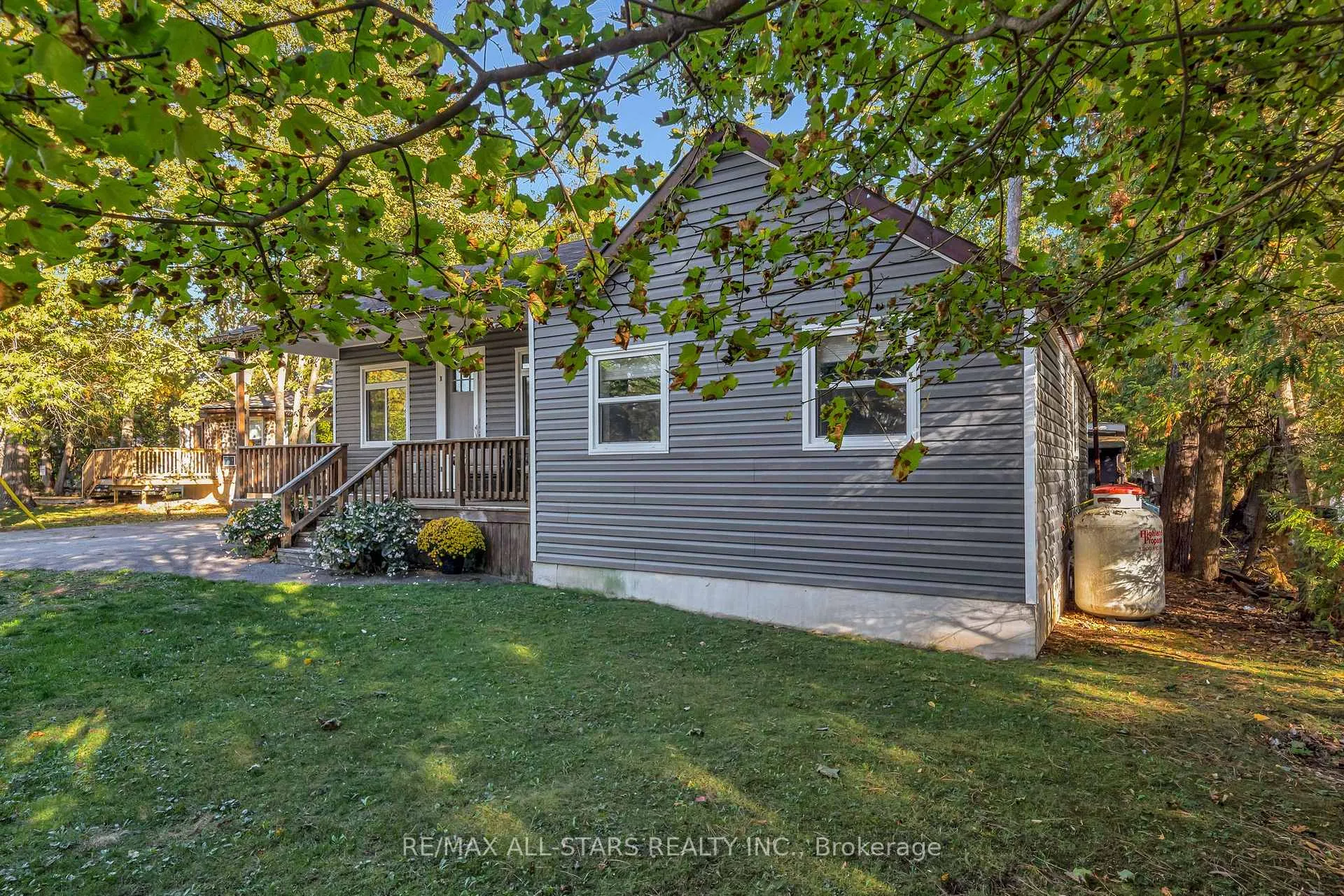 Photo 11 of 16 Parkhill Drive, Kawartha Lakes, Fenelon Falls — HOMEH