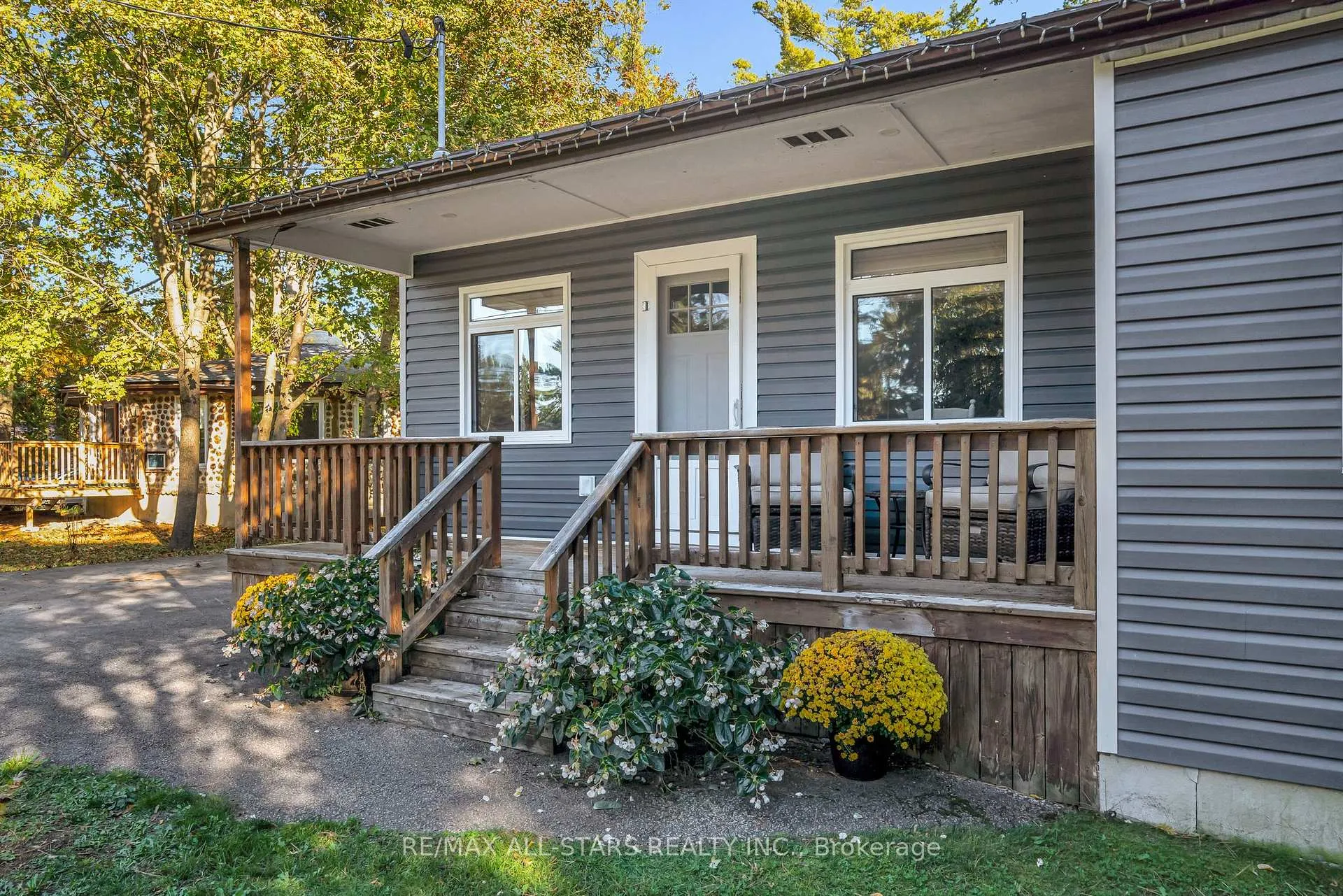Photo 12 of 16 Parkhill Drive, Kawartha Lakes, Fenelon Falls — HOMEH