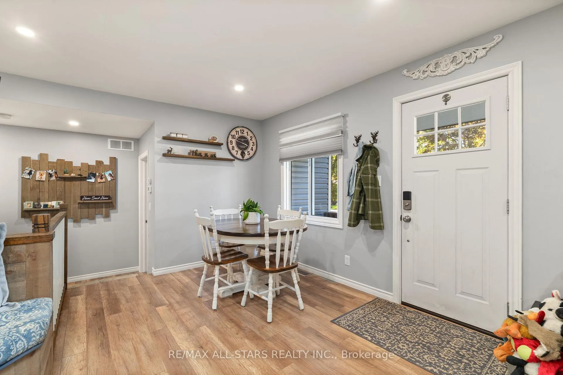 Photo 13 of 16 Parkhill Drive, Kawartha Lakes, Fenelon Falls — HOMEH