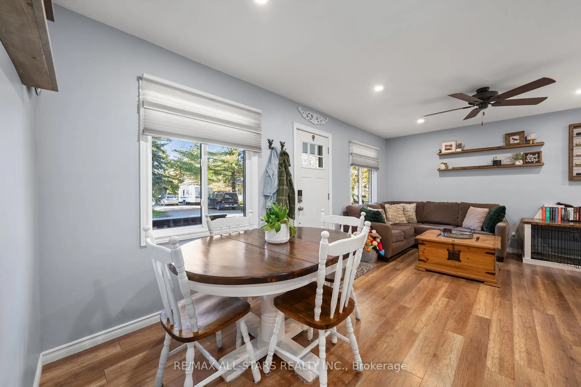 Photo 14 of 16 Parkhill Drive, Kawartha Lakes, Fenelon Falls — HOMEH