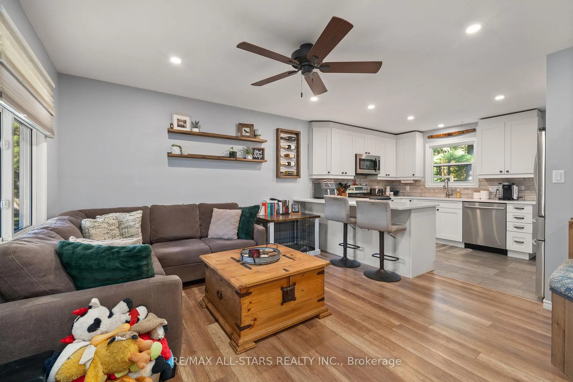 Photo 17 of 16 Parkhill Drive, Kawartha Lakes, Fenelon Falls — HOMEH