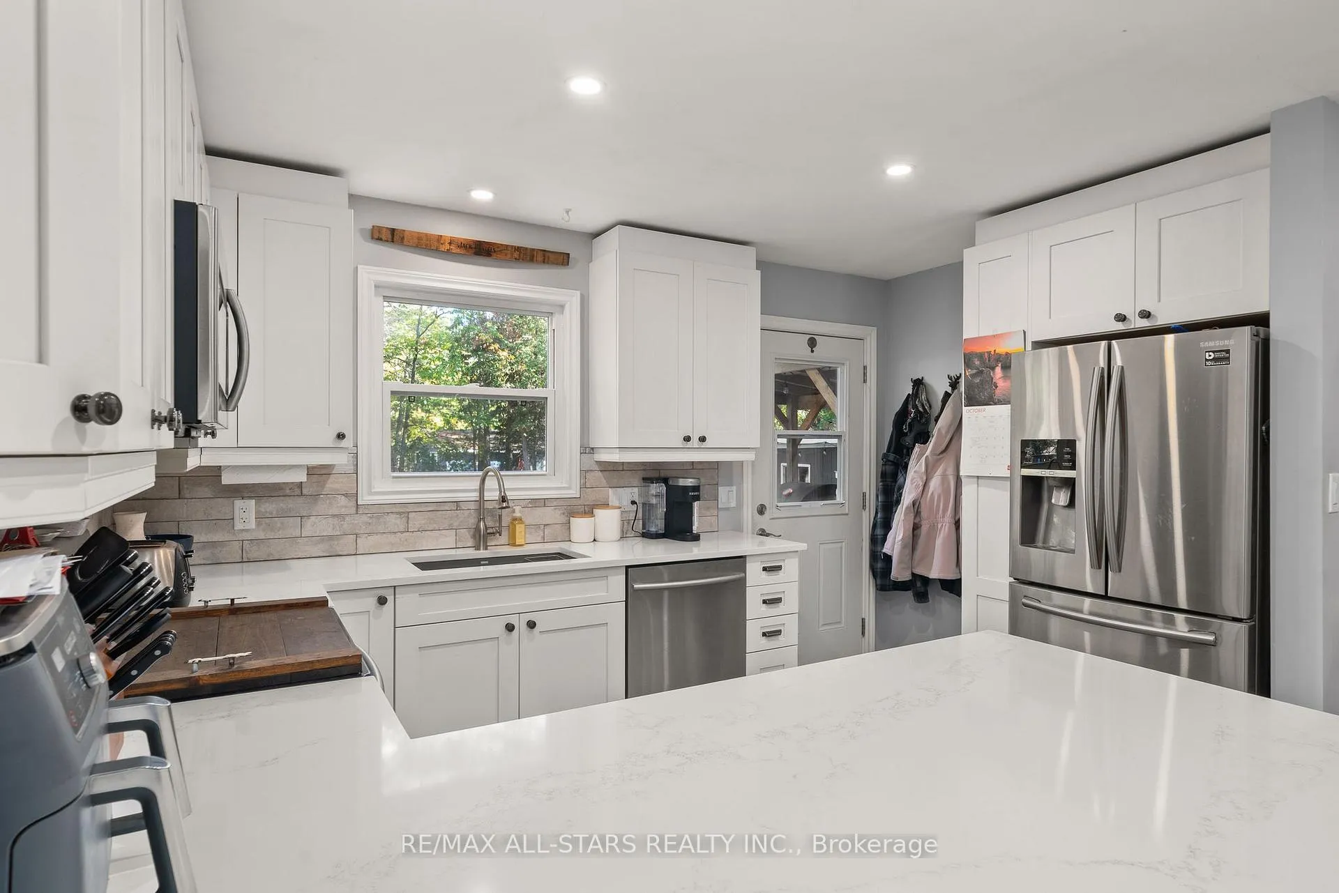 Photo 21 of 16 Parkhill Drive, Kawartha Lakes, Fenelon Falls — HOMEH