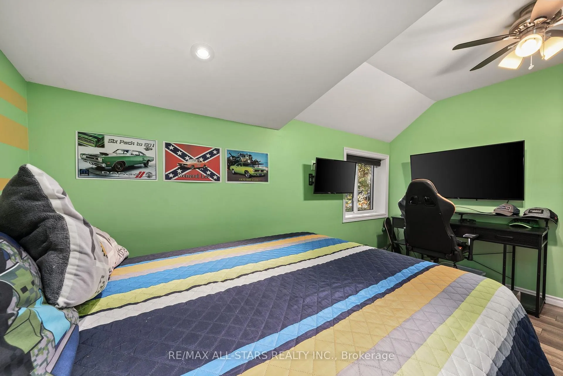 Photo 28 of 16 Parkhill Drive, Kawartha Lakes, Fenelon Falls — HOMEH