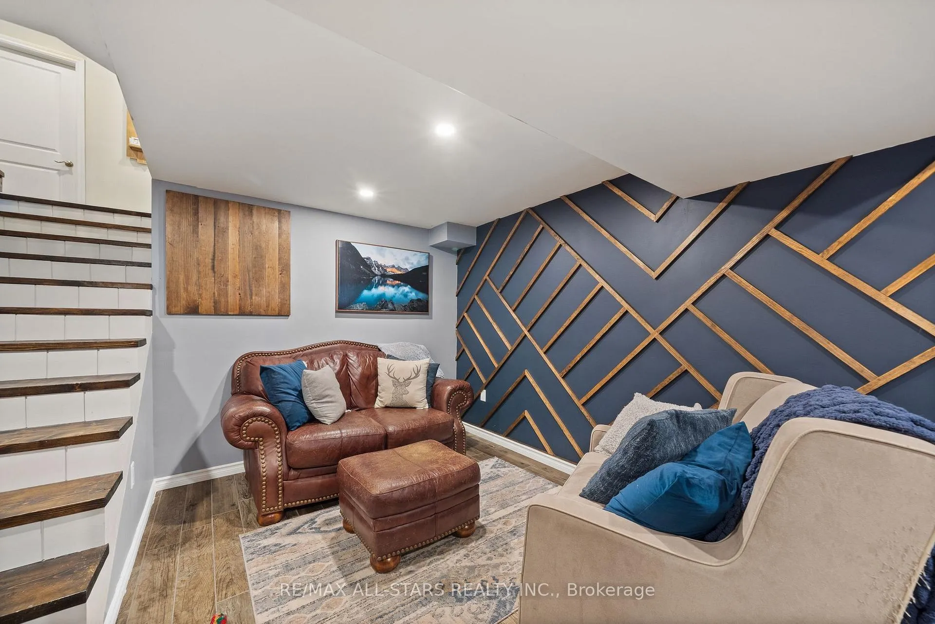 Photo 30 of 16 Parkhill Drive, Kawartha Lakes, Fenelon Falls — HOMEH