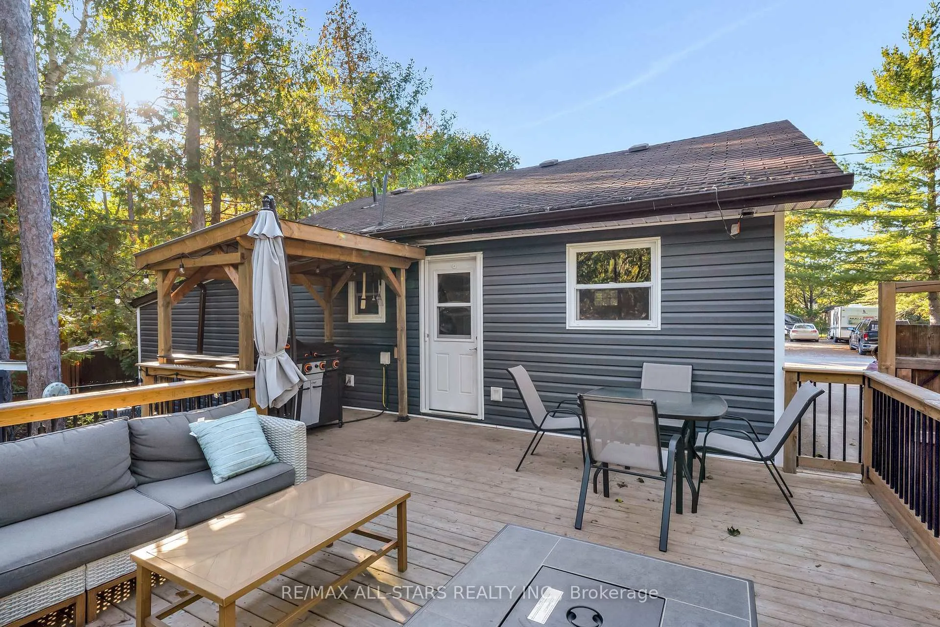 Photo 33 of 16 Parkhill Drive, Kawartha Lakes, Fenelon Falls — HOMEH