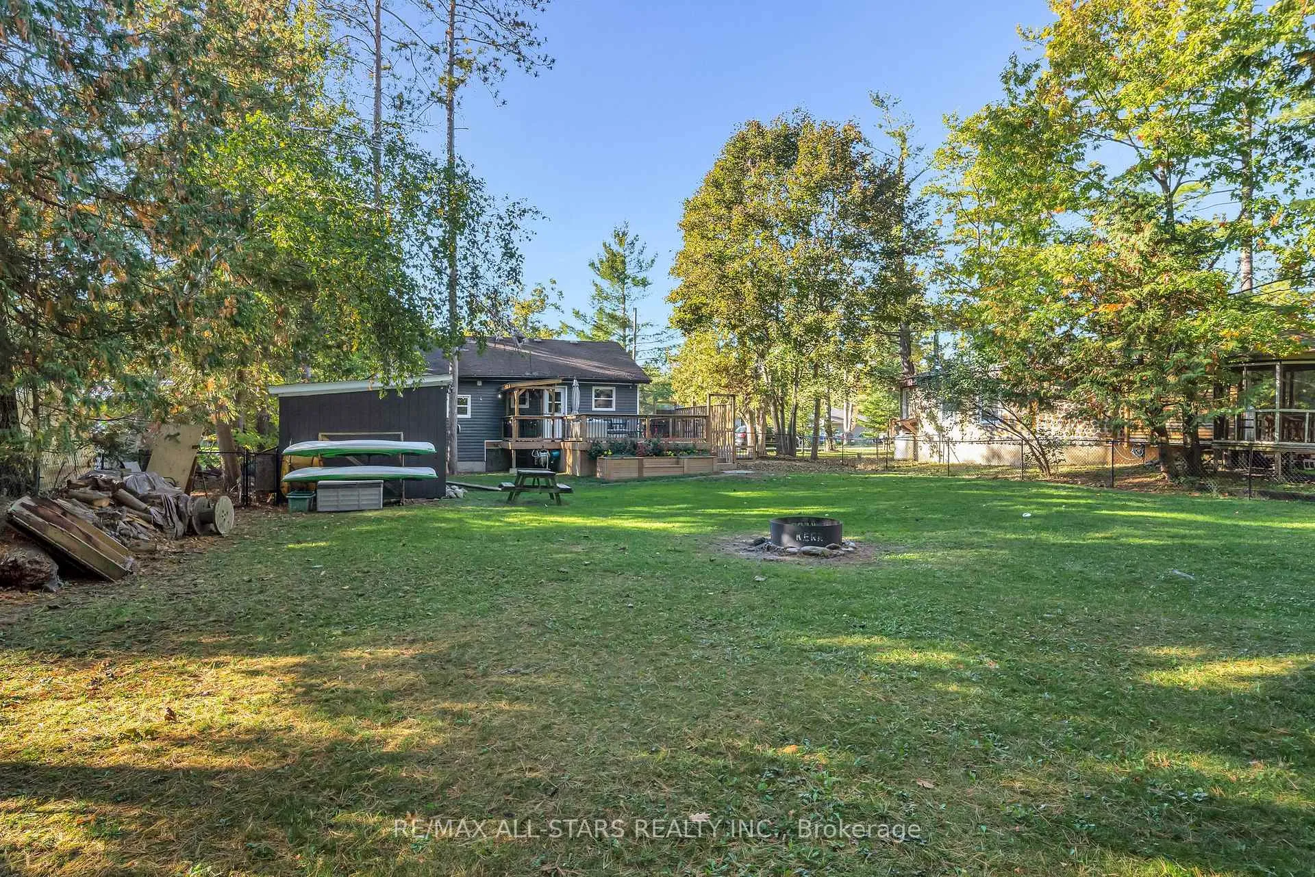 Photo 36 of 16 Parkhill Drive, Kawartha Lakes, Fenelon Falls — HOMEH