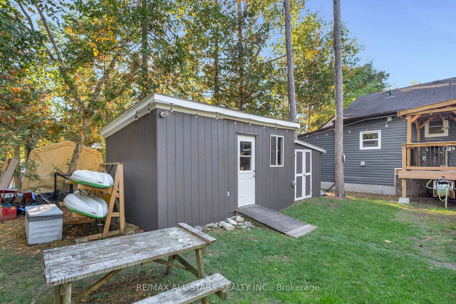 Photo 37 of 16 Parkhill Drive, Kawartha Lakes, Fenelon Falls — HOMEH