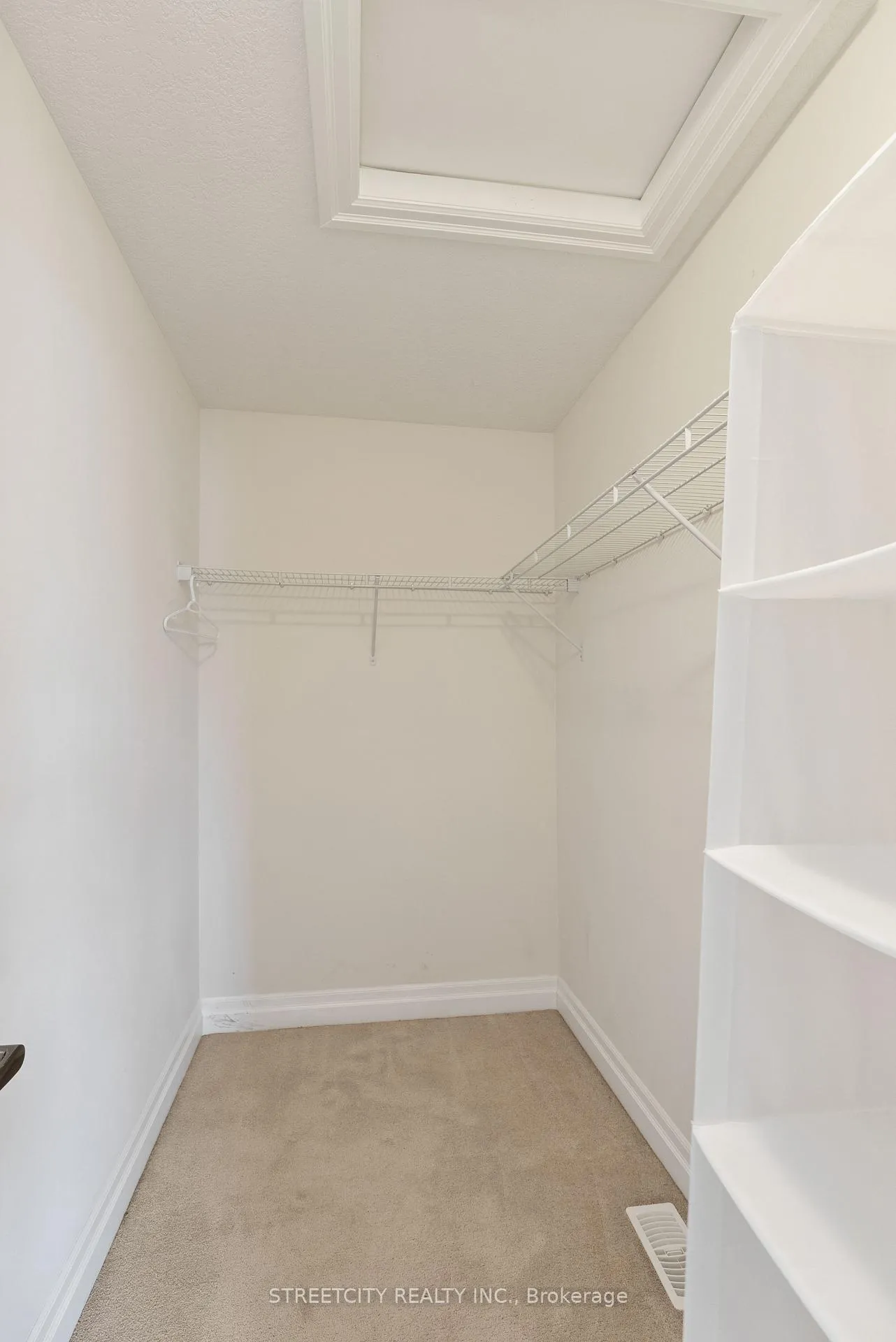 Photo 28 of 878 Zaifman Circle, London, North B — HOMEH