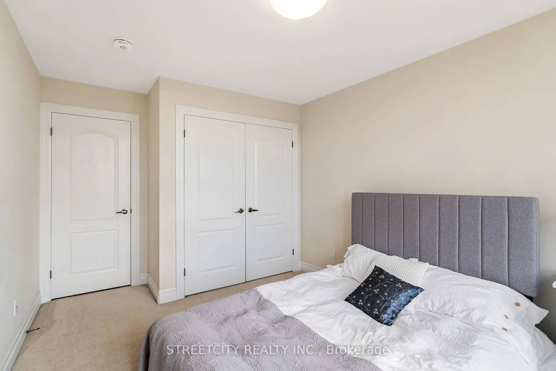Photo 30 of 878 Zaifman Circle, London, North B — HOMEH