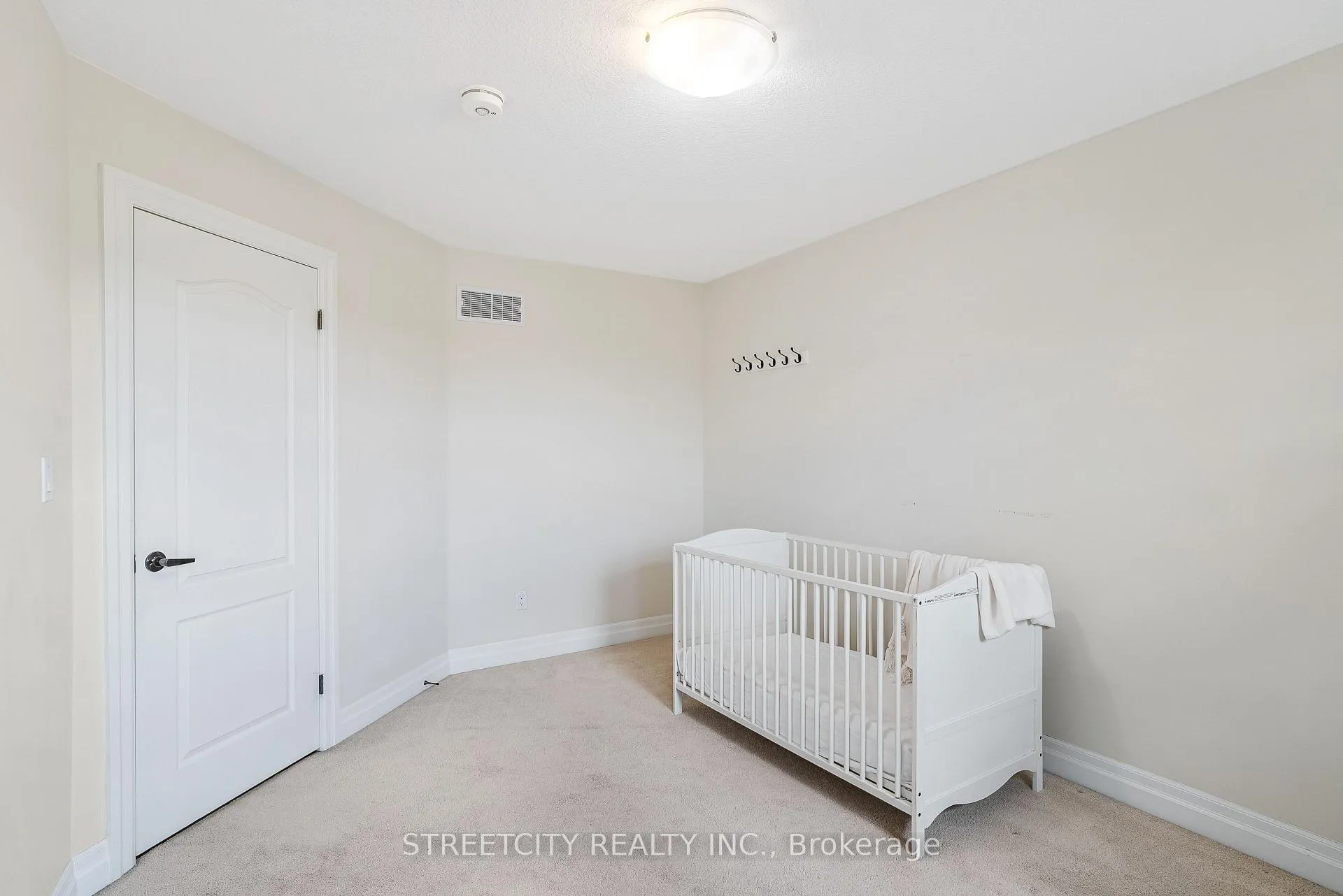 Photo 34 of 878 Zaifman Circle, London, North B — HOMEH