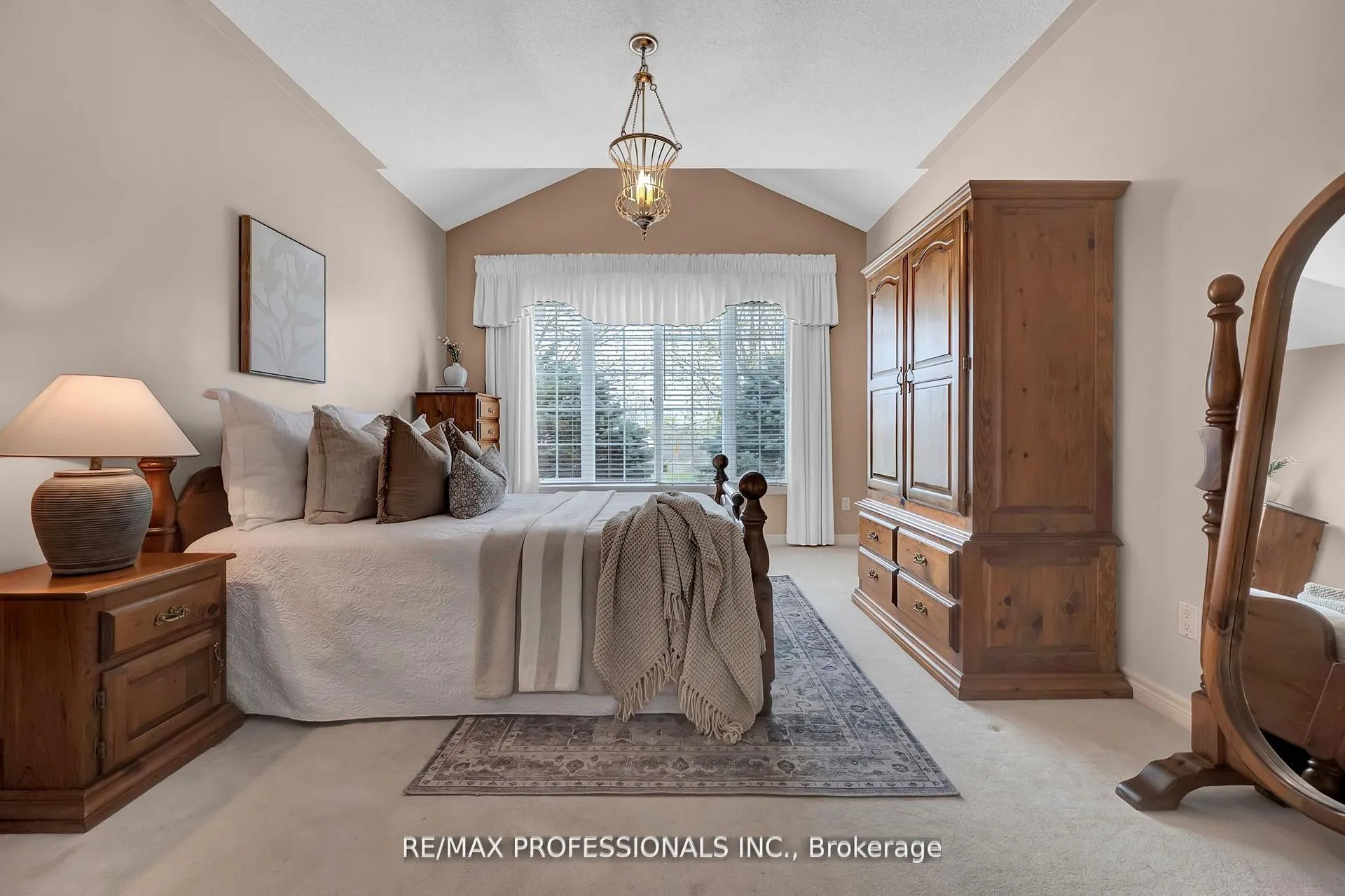 Photo 4 of 96 Waterbury Crescent, Scugog, Port Perry — HOMEH