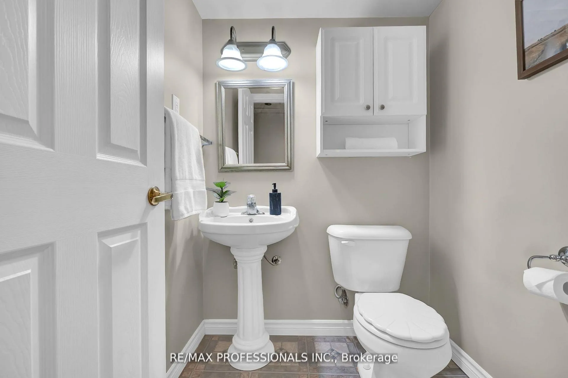 Photo 13 of 96 Waterbury Crescent, Scugog, Port Perry — HOMEH