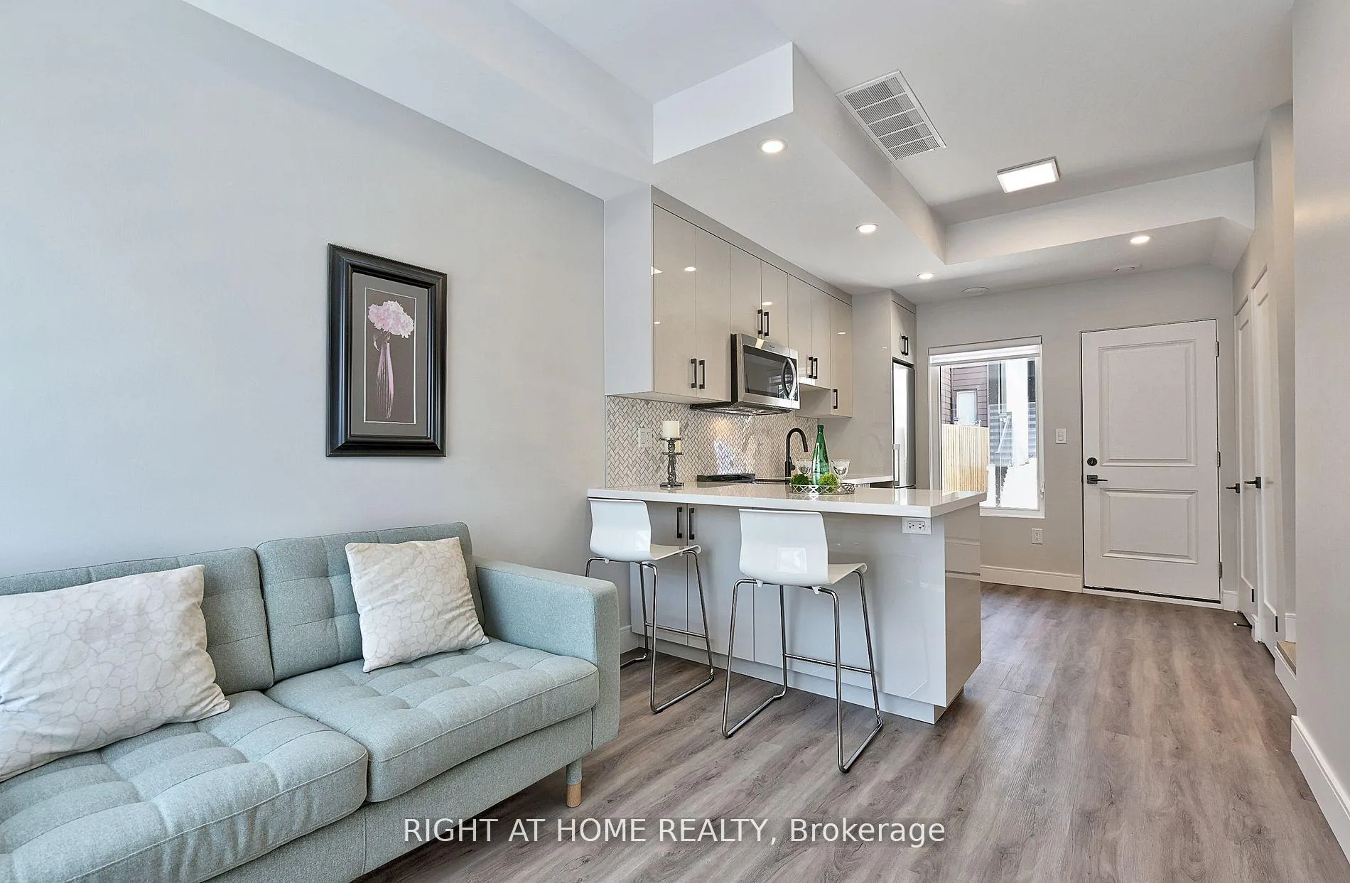 Front of Unit 4, 131 Brock Avenue