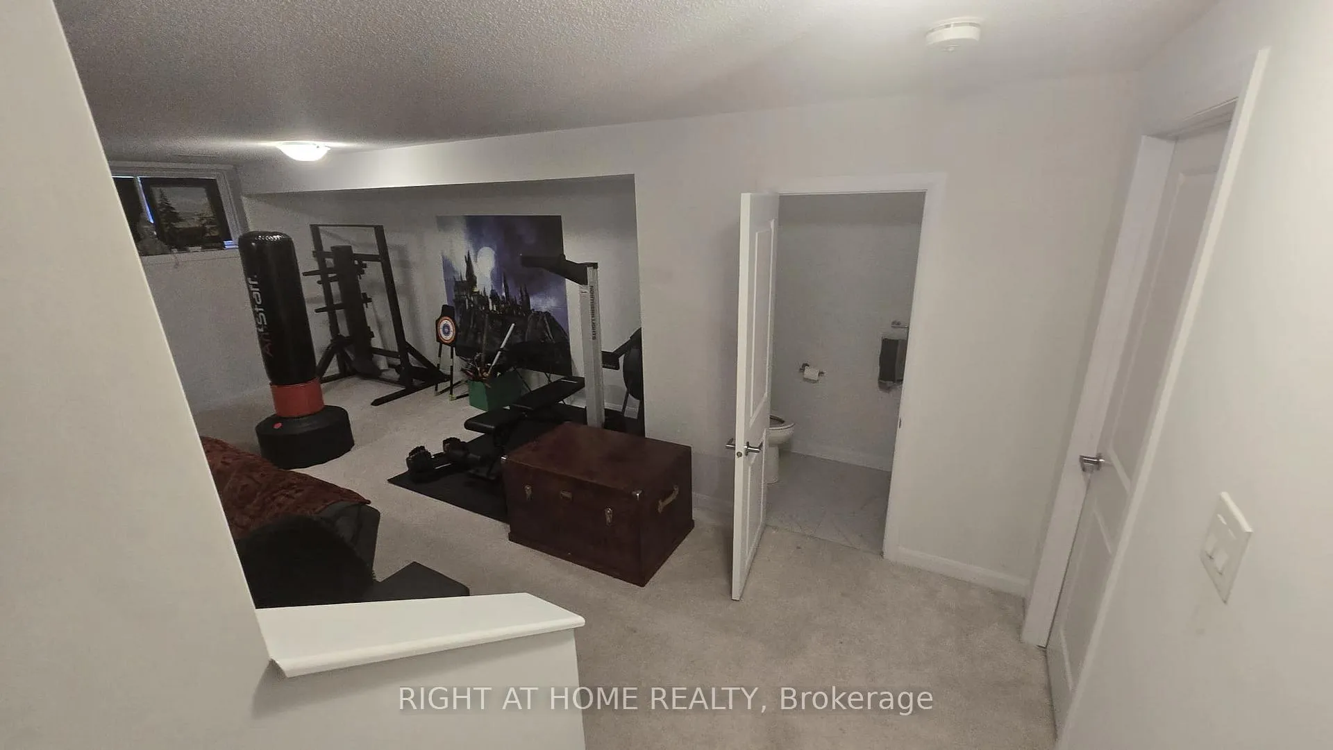 Photo 15 of 836 Dynasty Street W, Ottawa, Avalon East — HOMEH