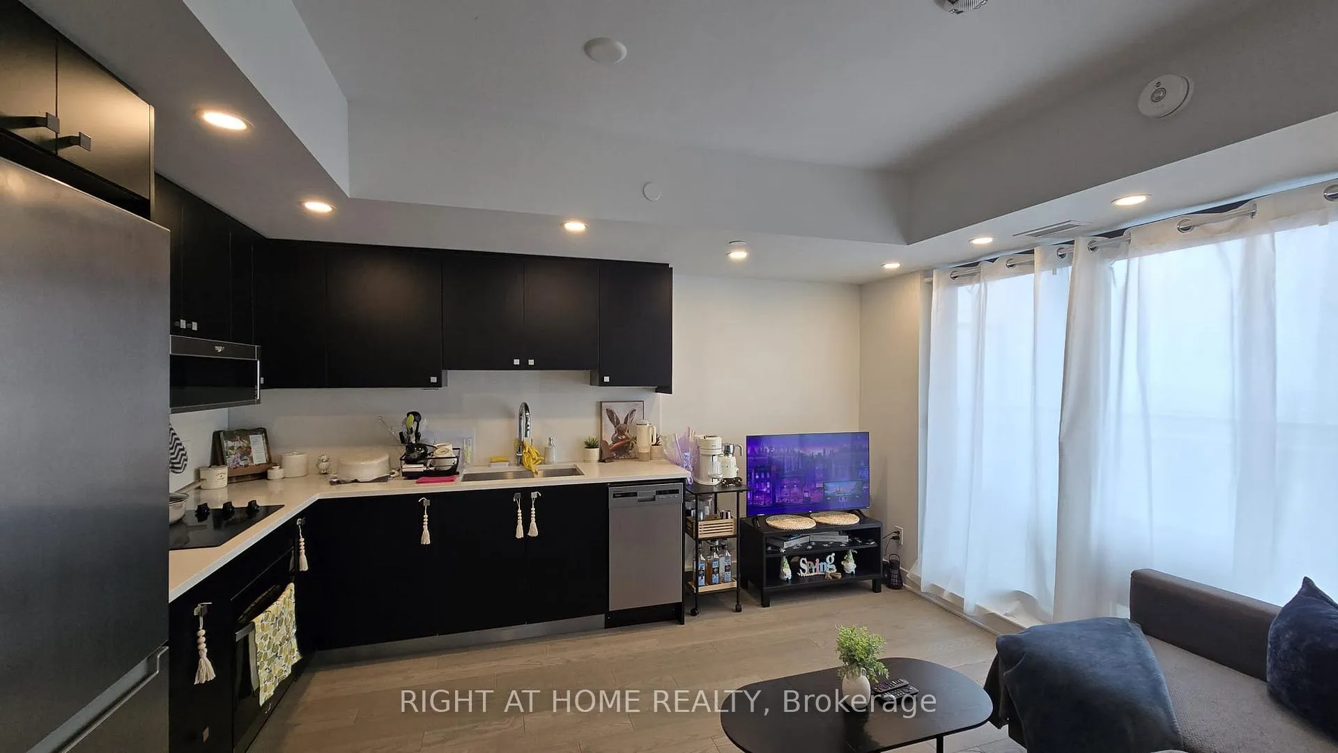 Photo 4 of Unit 2405, 180 George Street N, Ottawa, Lower Town/Byward Market — HOMEH