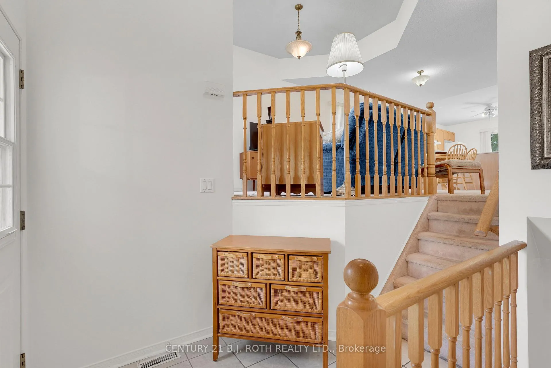 Photo 2 of 74 Peregrine Road, Barrie, Little Lake — HOMEH