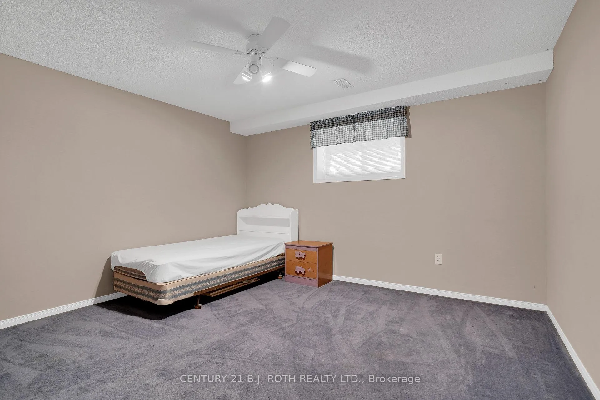 Photo 15 of 74 Peregrine Road, Barrie, Little Lake — HOMEH
