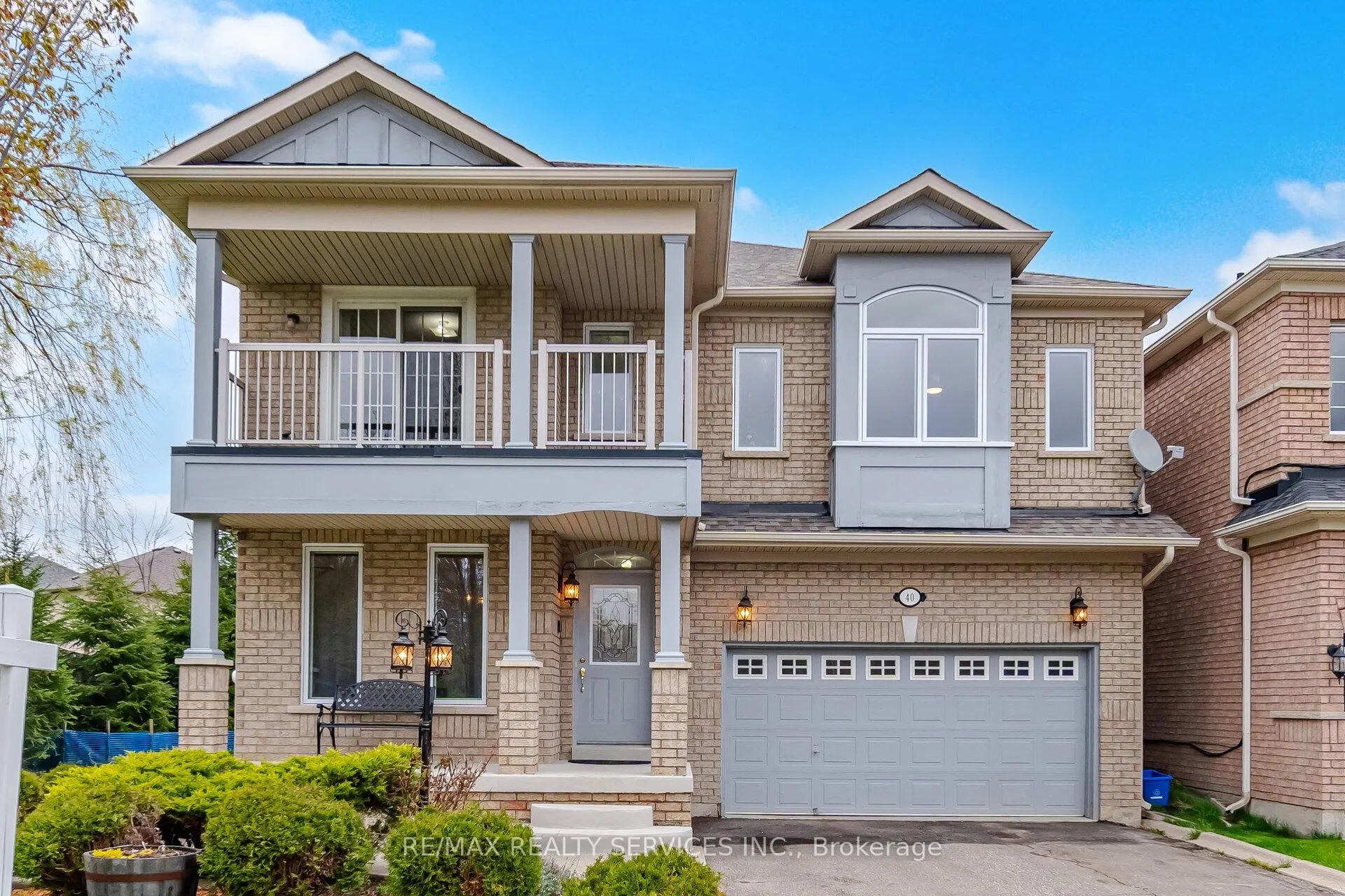 Photo 2 of 40 Sir Jacobs Crescent, Brampton, Fletcher's Meadow — HOMEH