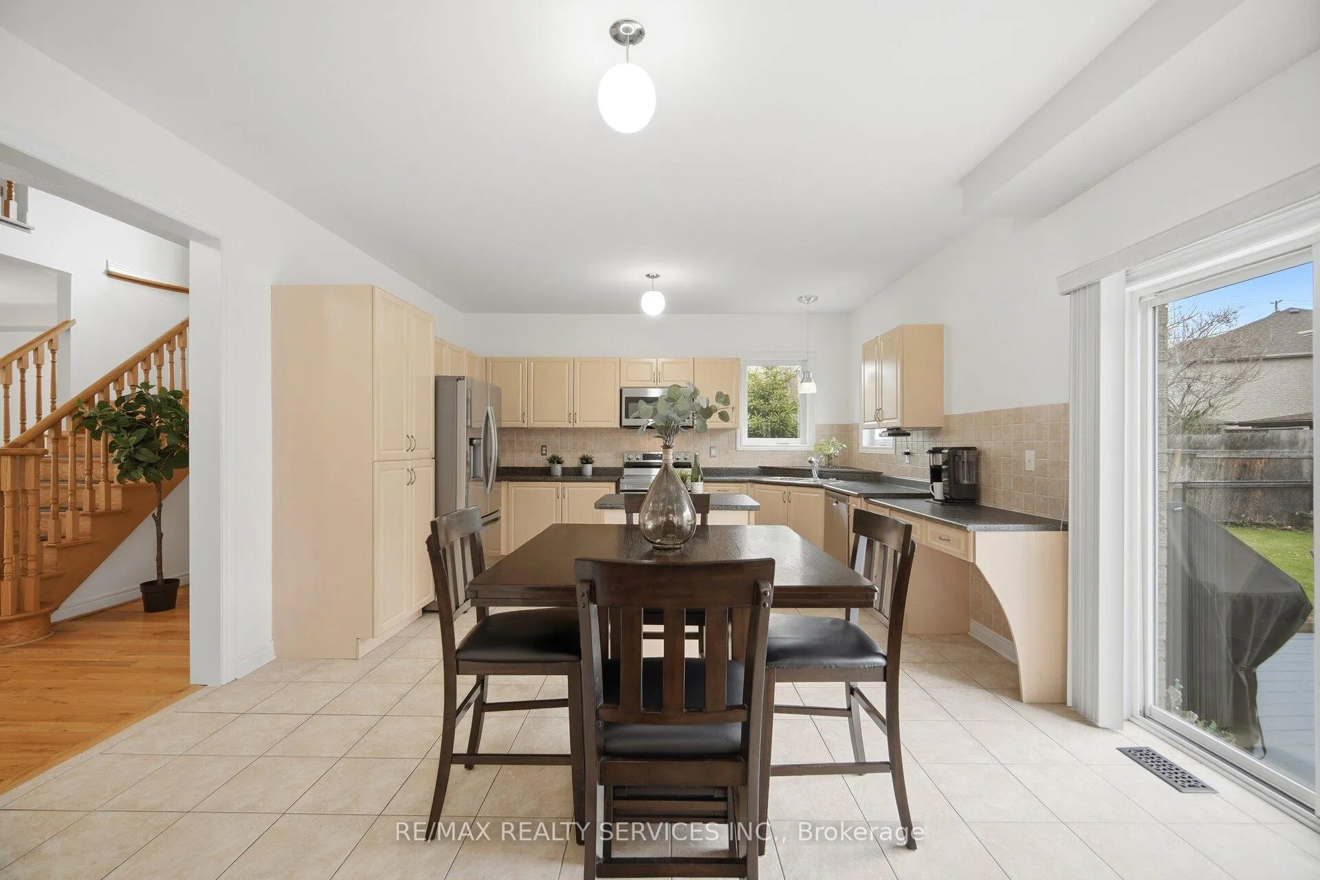 Photo 18 of 40 Sir Jacobs Crescent, Brampton, Fletcher's Meadow — HOMEH