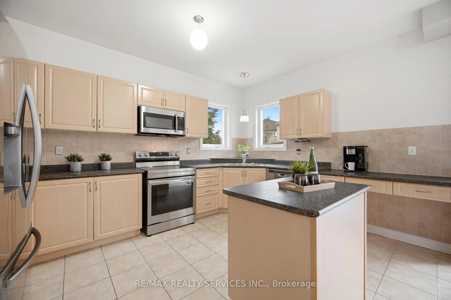 Photo 19 of 40 Sir Jacobs Crescent, Brampton, Fletcher's Meadow — HOMEH