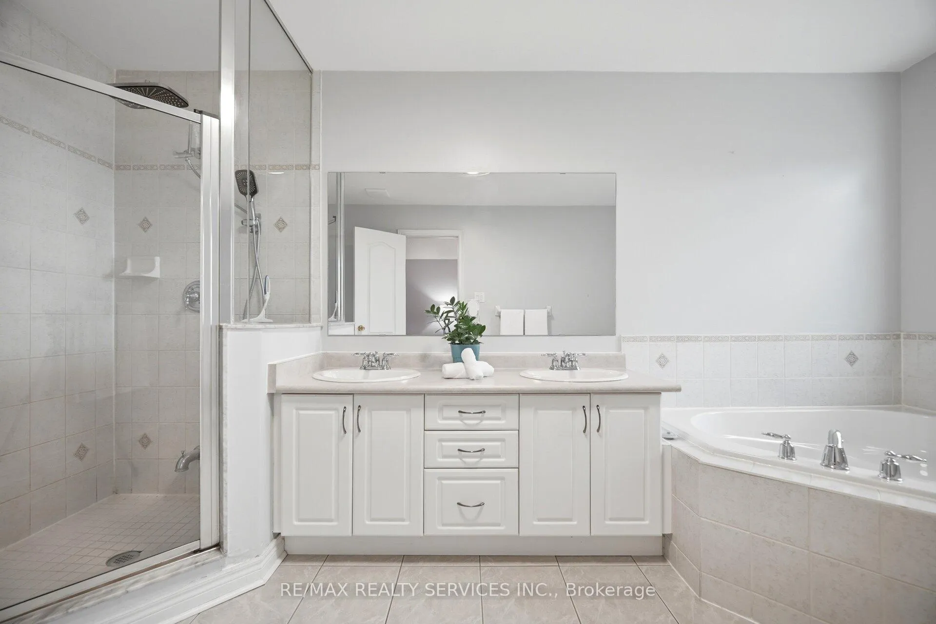 Photo 29 of 40 Sir Jacobs Crescent, Brampton, Fletcher's Meadow — HOMEH