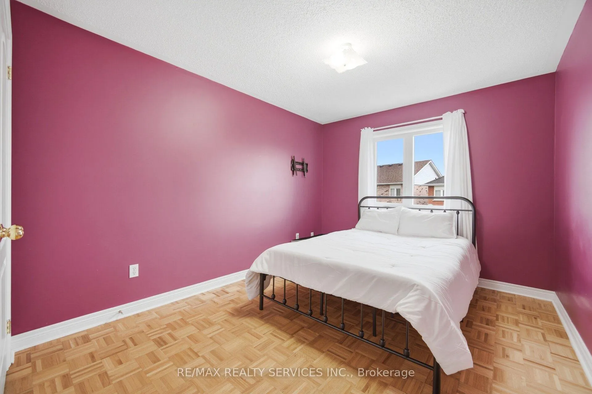 Photo 39 of 40 Sir Jacobs Crescent, Brampton, Fletcher's Meadow — HOMEH