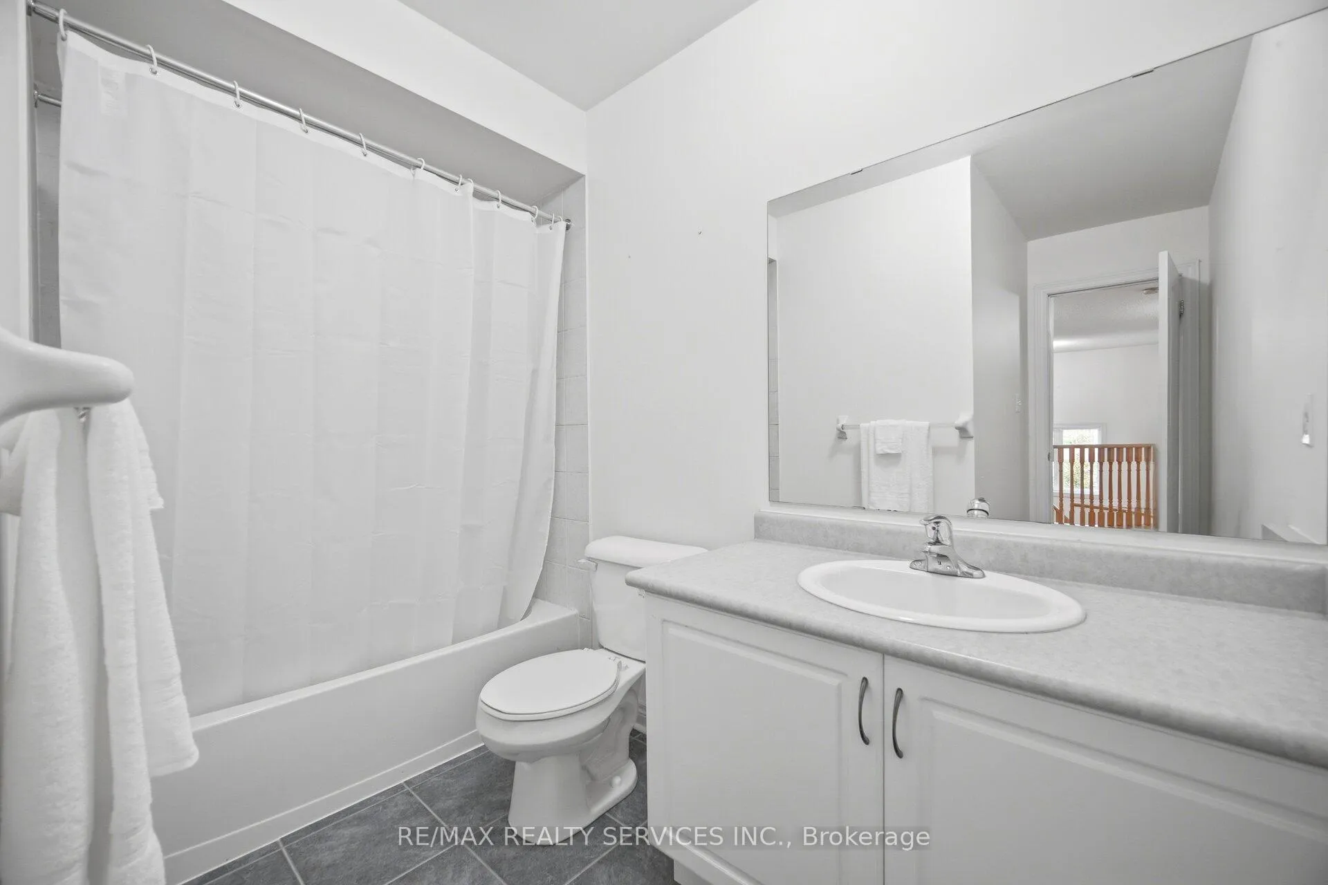 Photo 41 of 40 Sir Jacobs Crescent, Brampton, Fletcher's Meadow — HOMEH