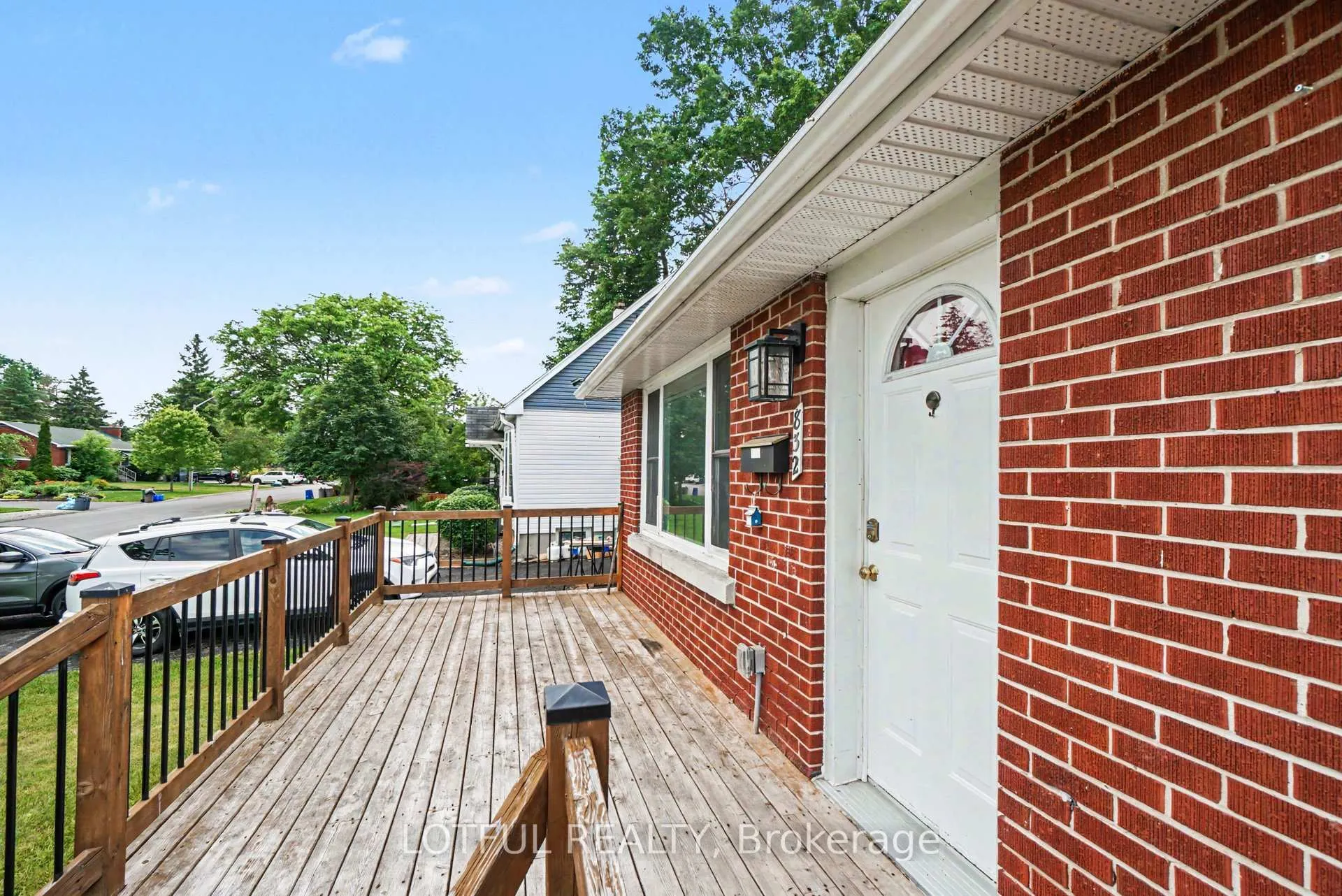 Photo 5 of 832 Rex Avenue, Ottawa, McKellar Heights — HOMEH