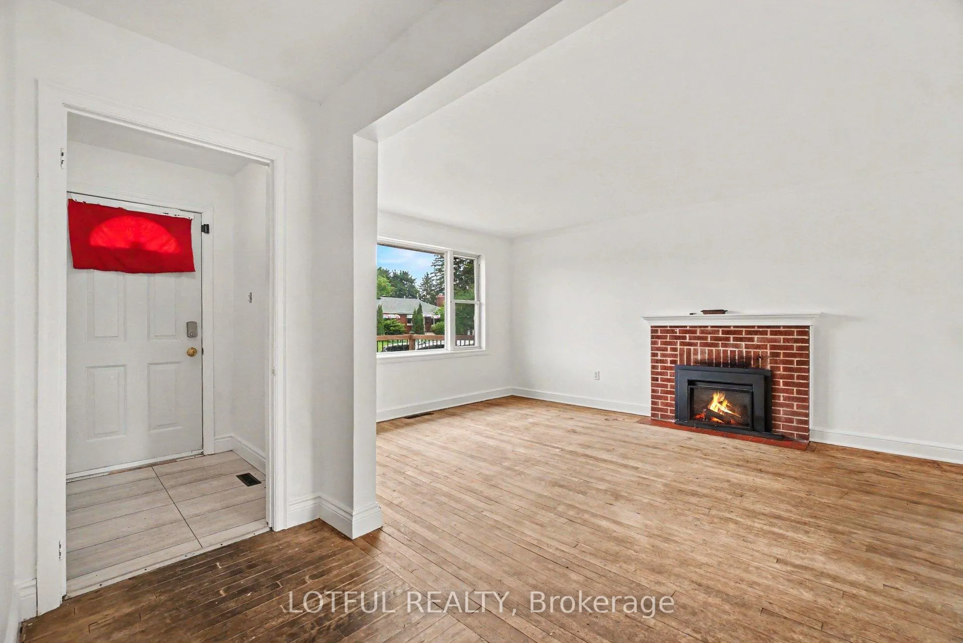 Photo 6 of 832 Rex Avenue, Ottawa, McKellar Heights — HOMEH