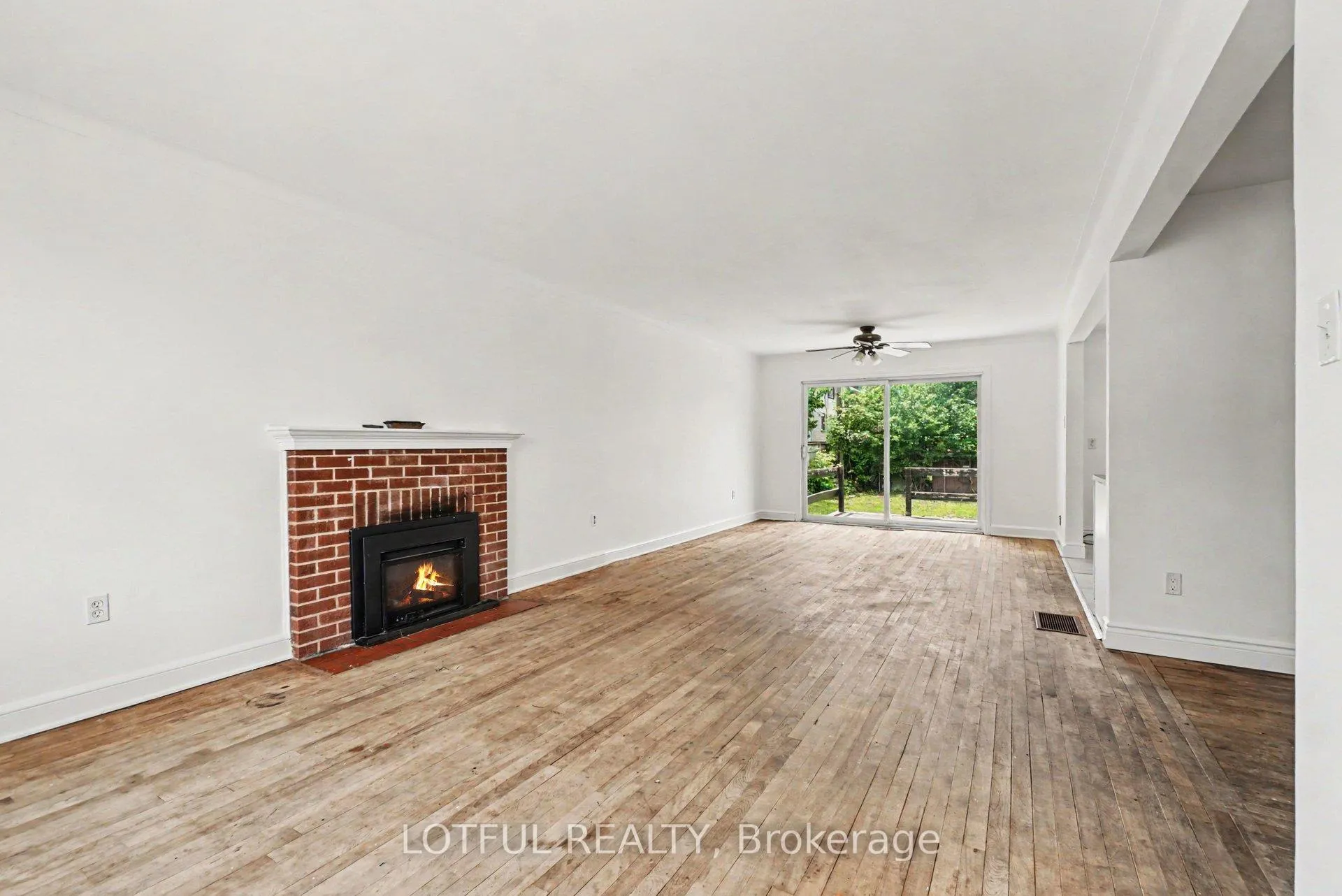 Photo 8 of 832 Rex Avenue, Ottawa, McKellar Heights — HOMEH