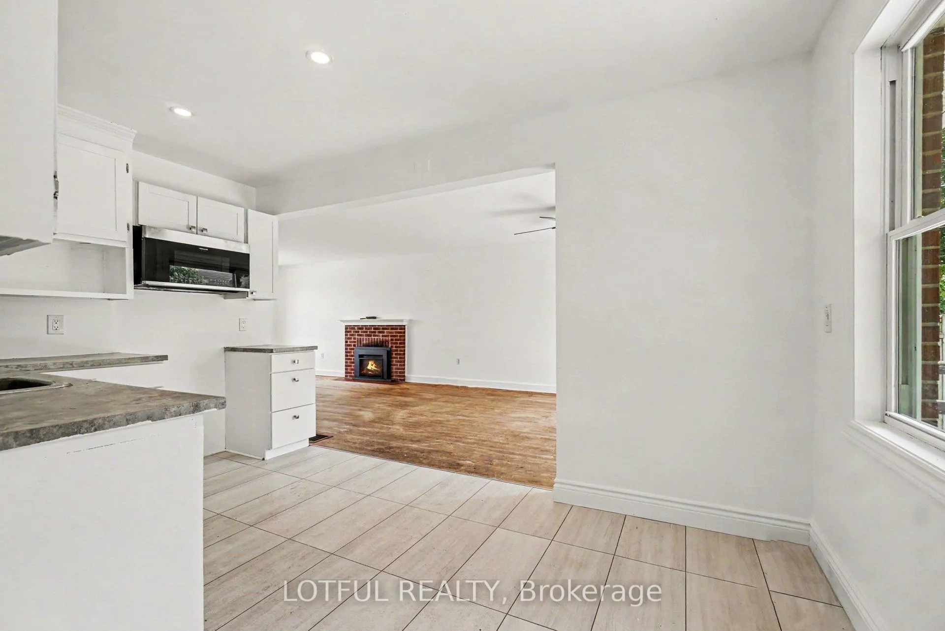 Photo 18 of 832 Rex Avenue, Ottawa, McKellar Heights — HOMEH