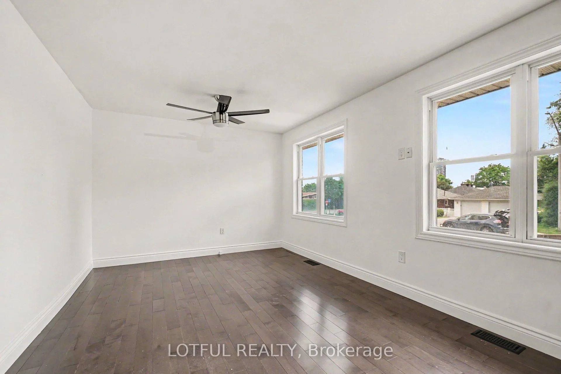Photo 19 of 832 Rex Avenue, Ottawa, McKellar Heights — HOMEH
