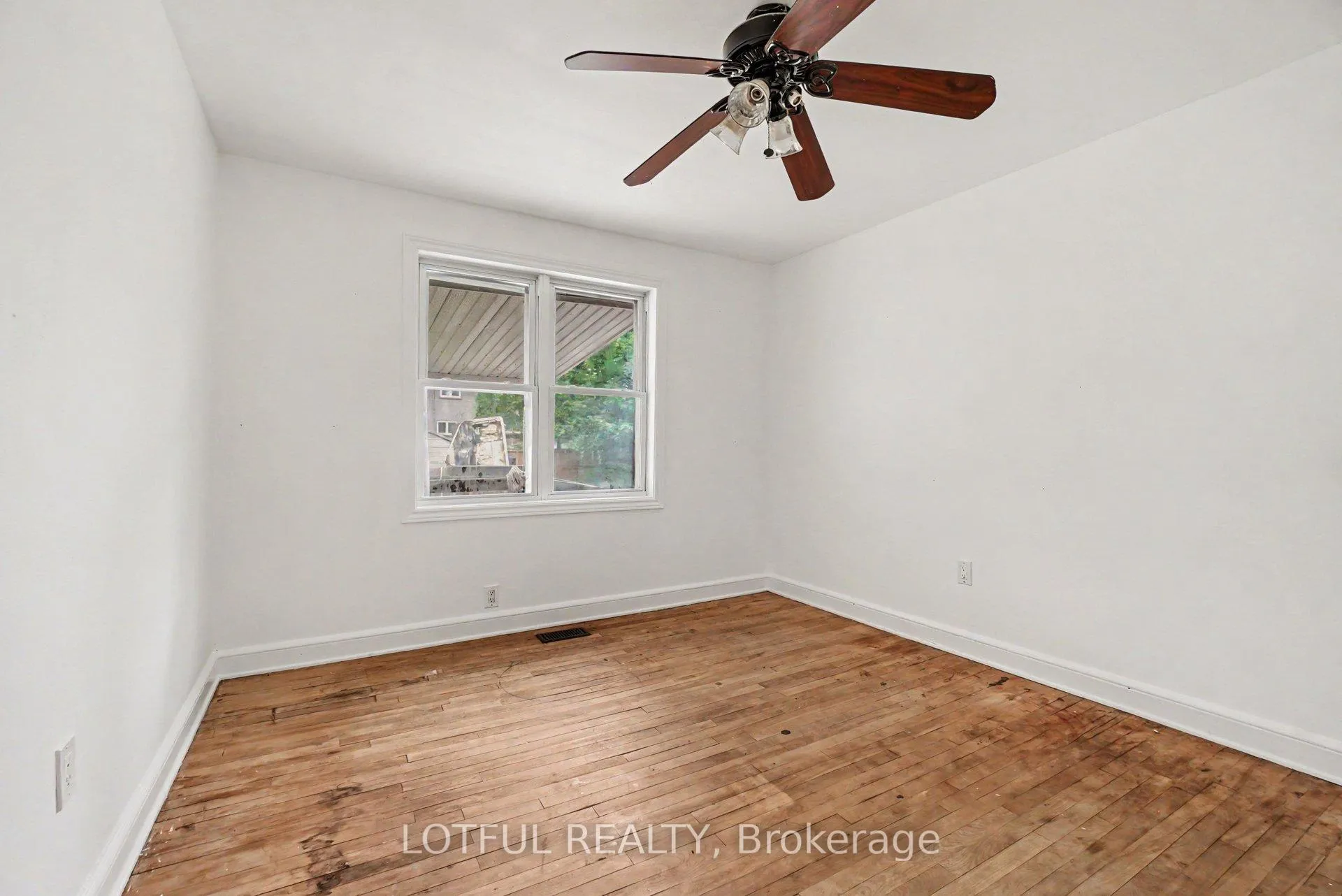 Photo 21 of 832 Rex Avenue, Ottawa, McKellar Heights — HOMEH