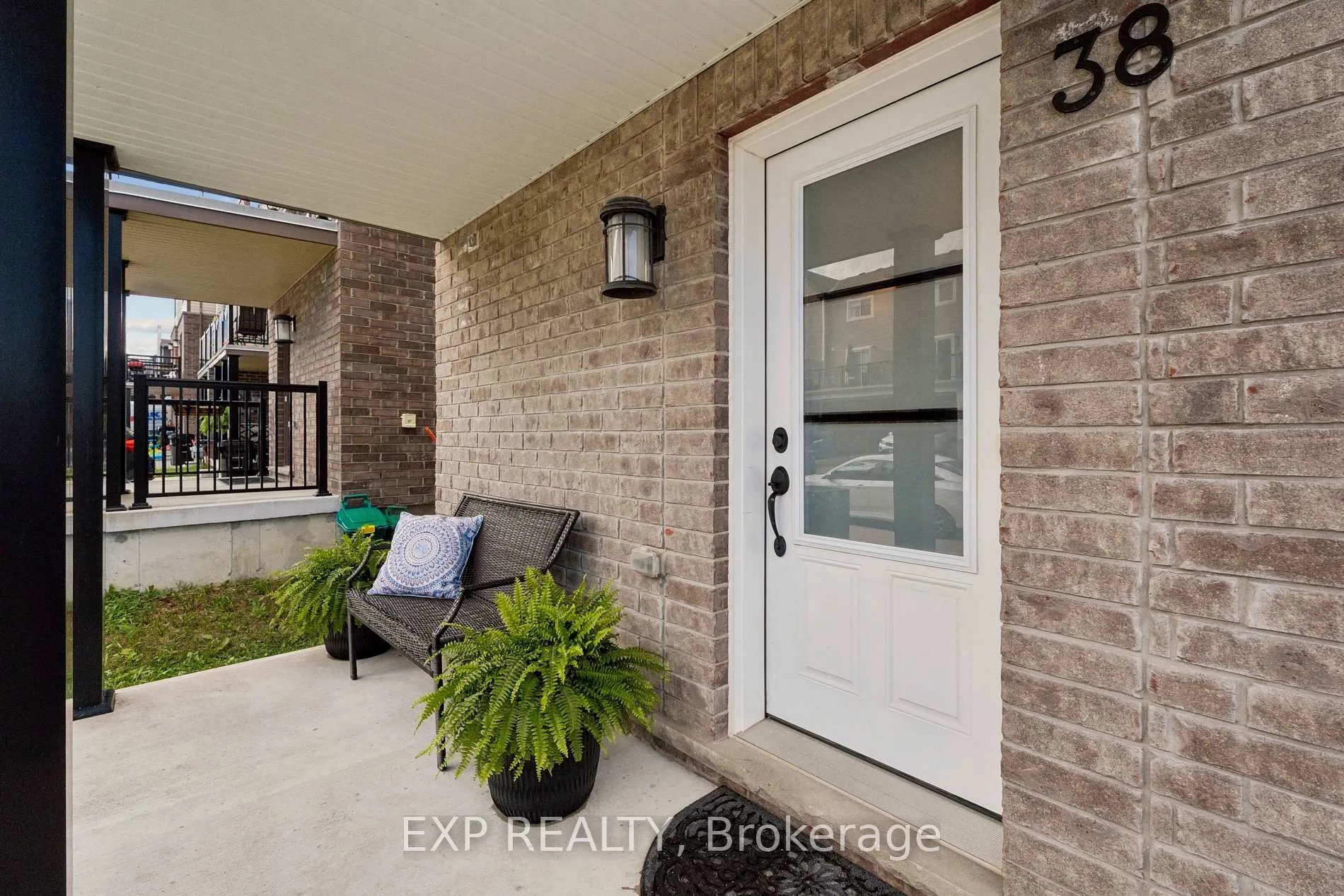 Photo 2 of 38 Andean Lane, Barrie, Rural Barrie Southwest — HOMEH