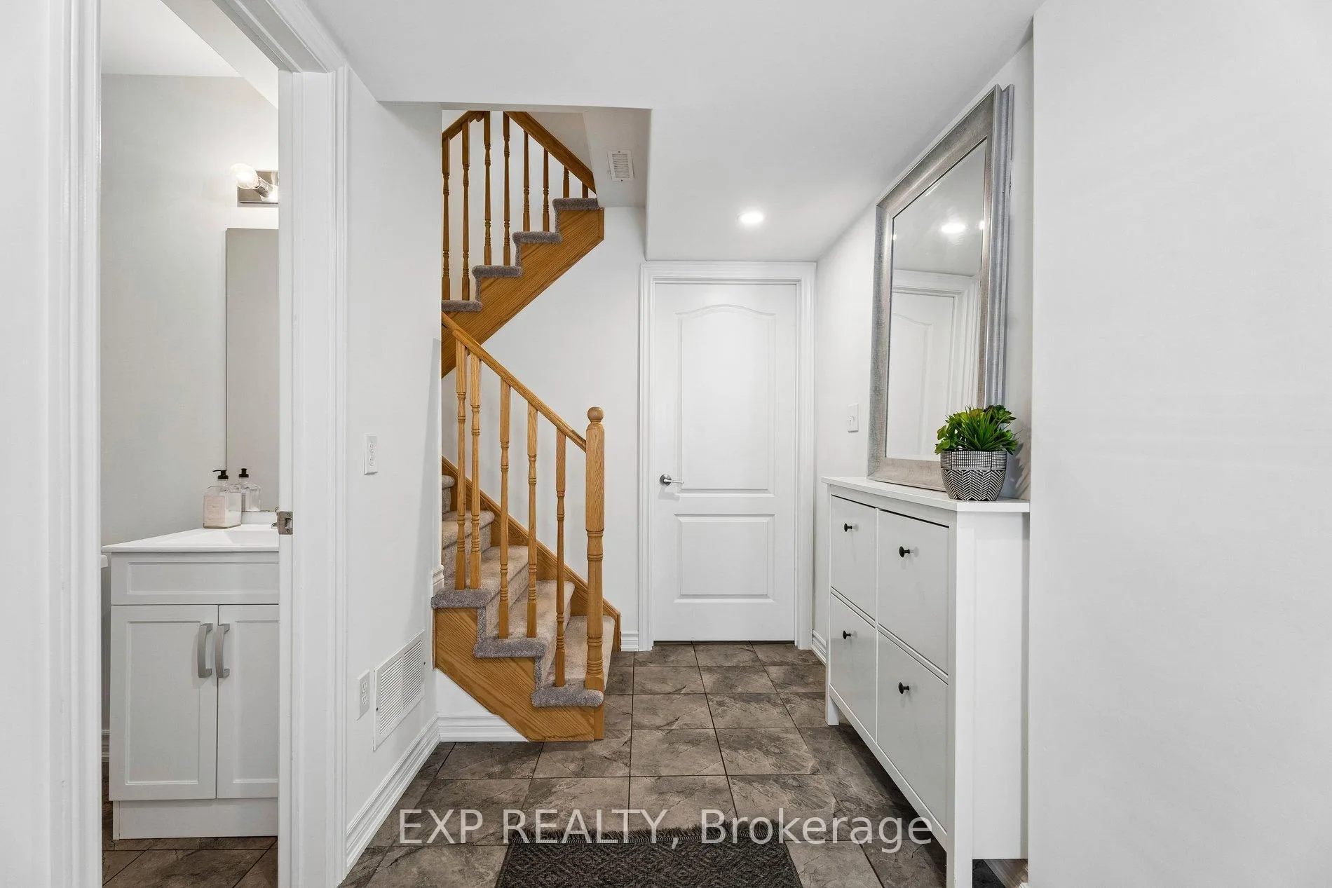 Photo 4 of 38 Andean Lane, Barrie, Rural Barrie Southwest — HOMEH