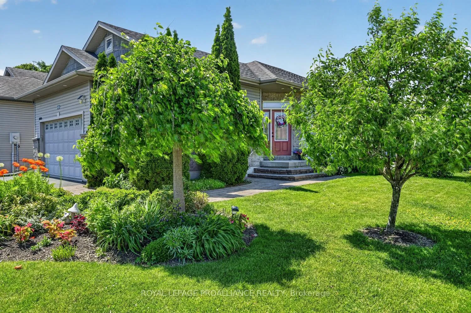 Photo 4 of 422 Brock Street, Brockville, Brockville — HOMEH