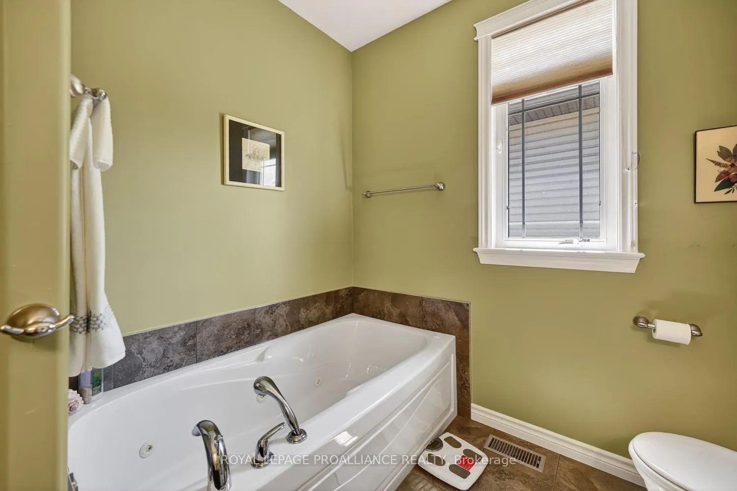 Photo 25 of 422 Brock Street, Brockville, Brockville — HOMEH