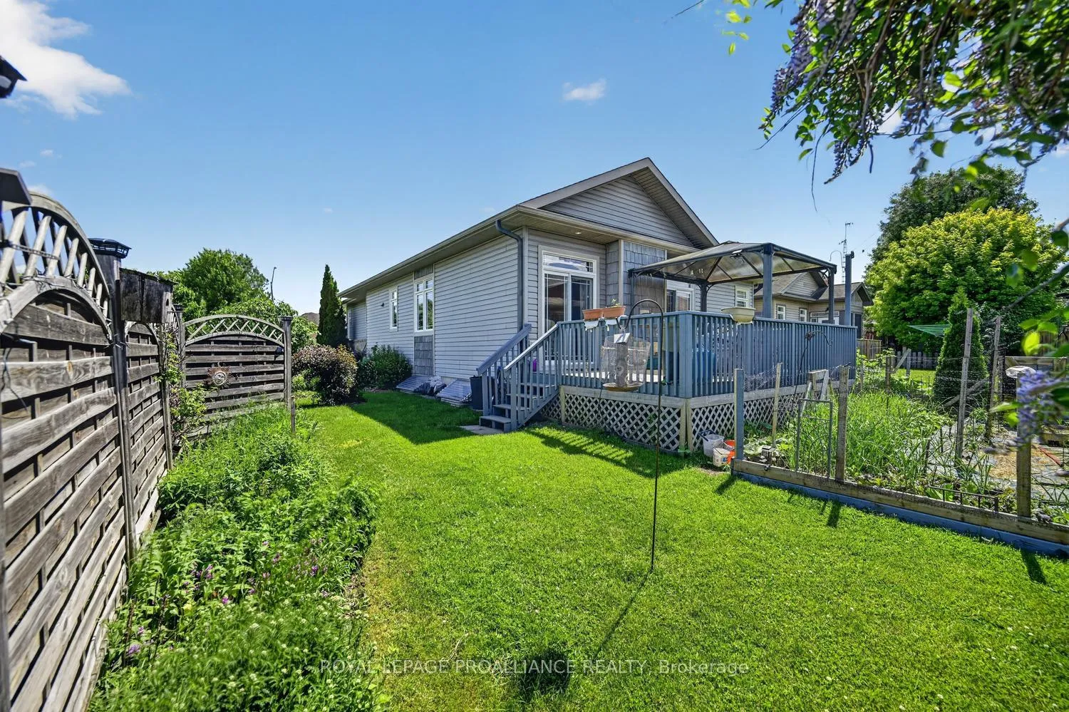 Photo 40 of 422 Brock Street, Brockville, Brockville — HOMEH