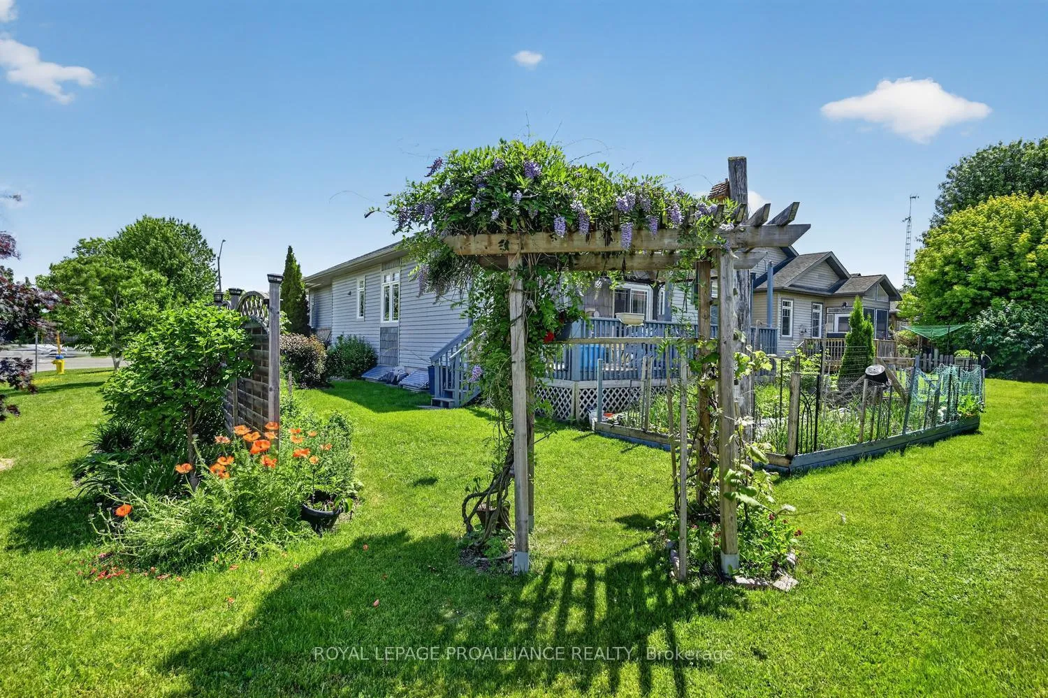 Photo 44 of 422 Brock Street, Brockville, Brockville — HOMEH