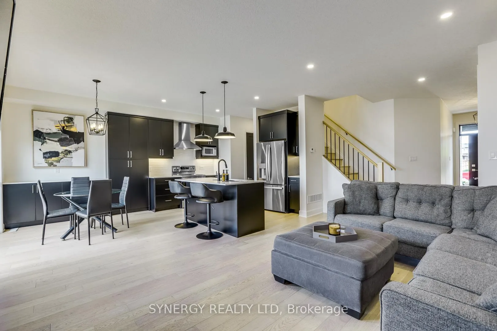 Photo 10 of 943 Upperpoint Avenue, London, South B — HOMEH