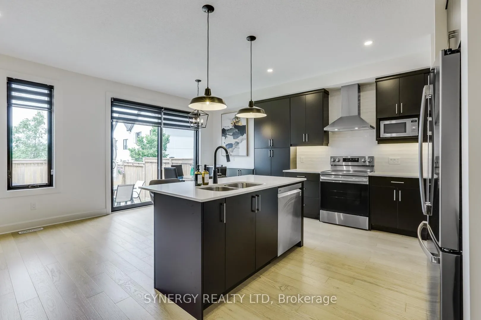 Photo 13 of 943 Upperpoint Avenue, London, South B — HOMEH
