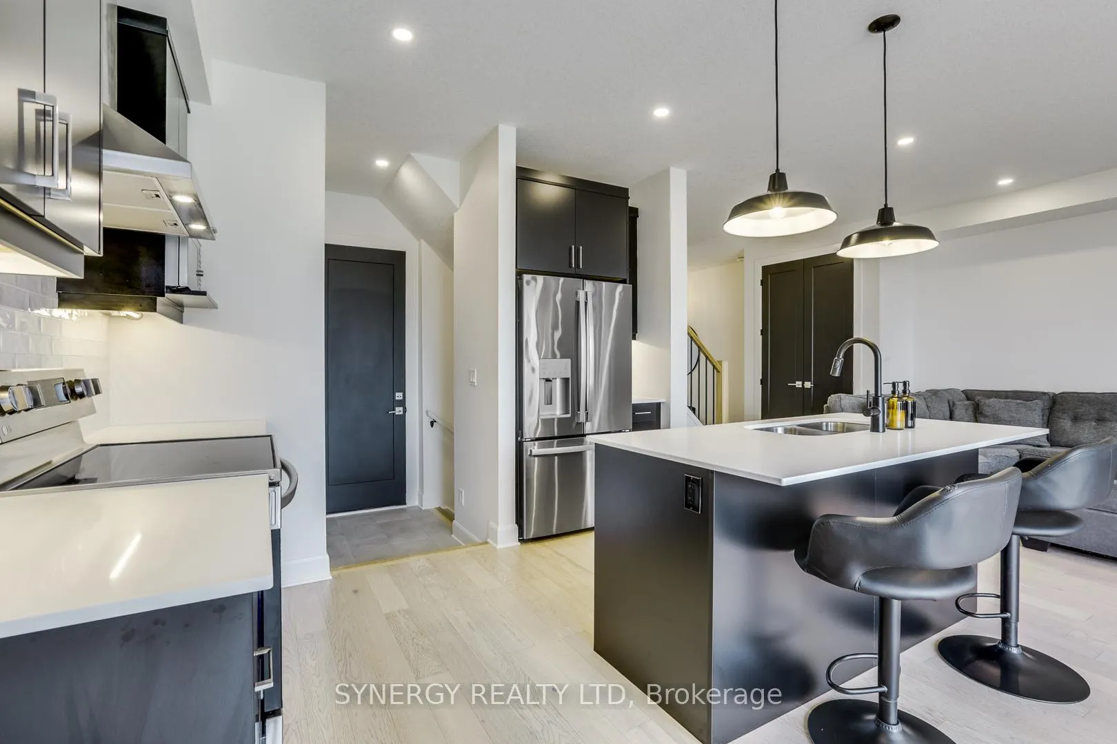 Photo 17 of 943 Upperpoint Avenue, London, South B — HOMEH